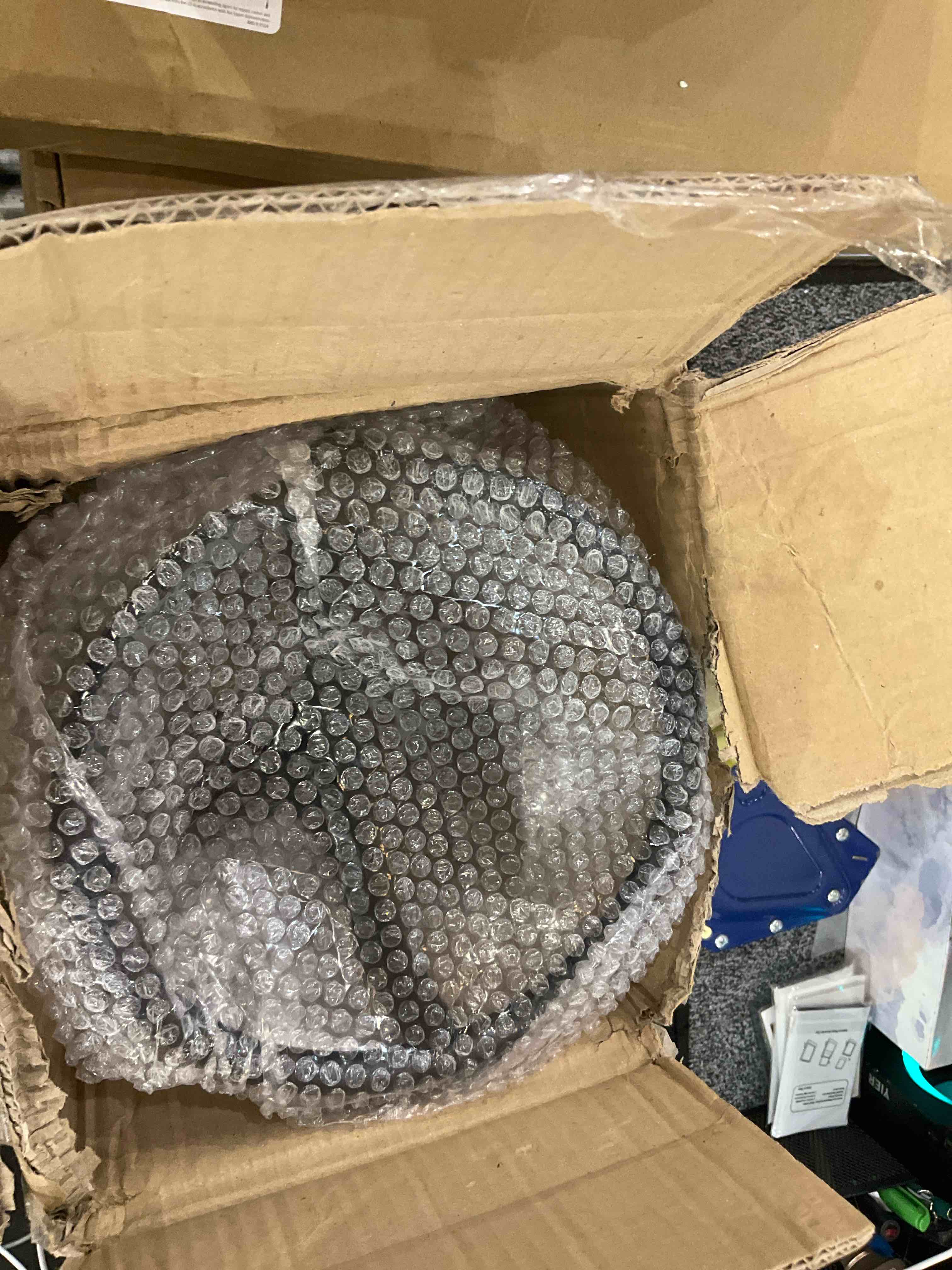 https://s3.amazonaws.com/lotting-images-prod/BargainHunt/EXS00976716_1707234910766.jpeg