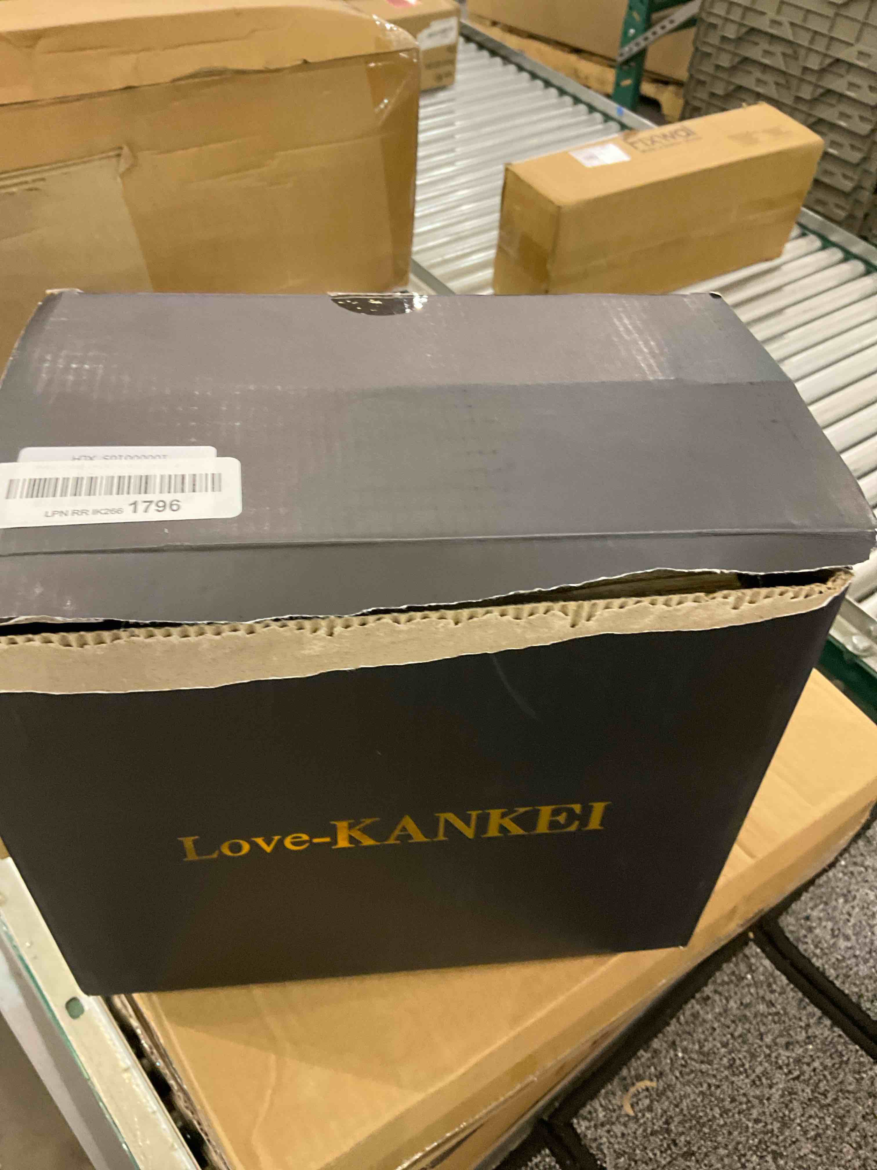https://s3.amazonaws.com/lotting-images-prod/BargainHunt/EXS00976724_1707235628681.jpeg