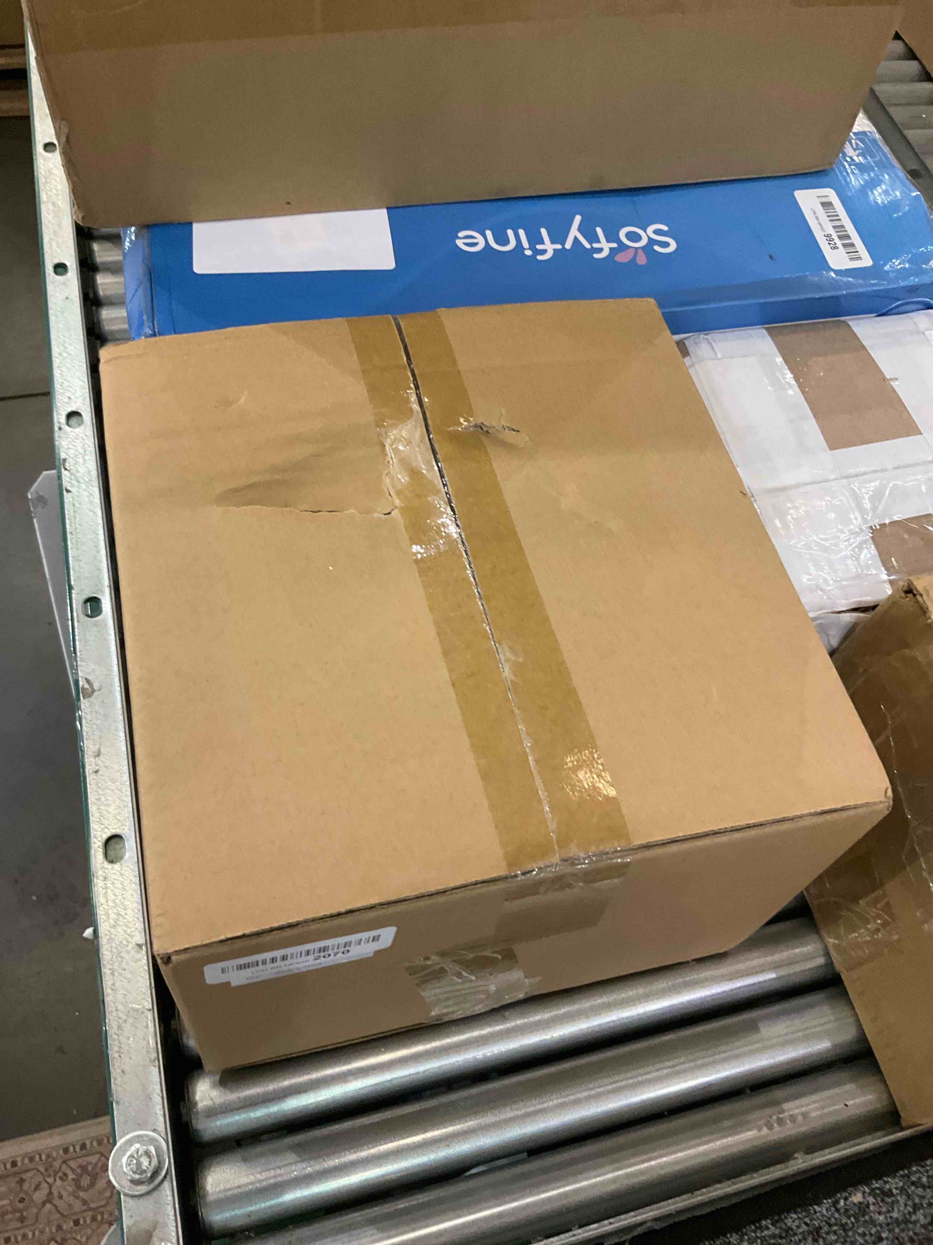 https://s3.amazonaws.com/lotting-images-prod/BargainHunt/EXS00976781_1707244259718.jpeg