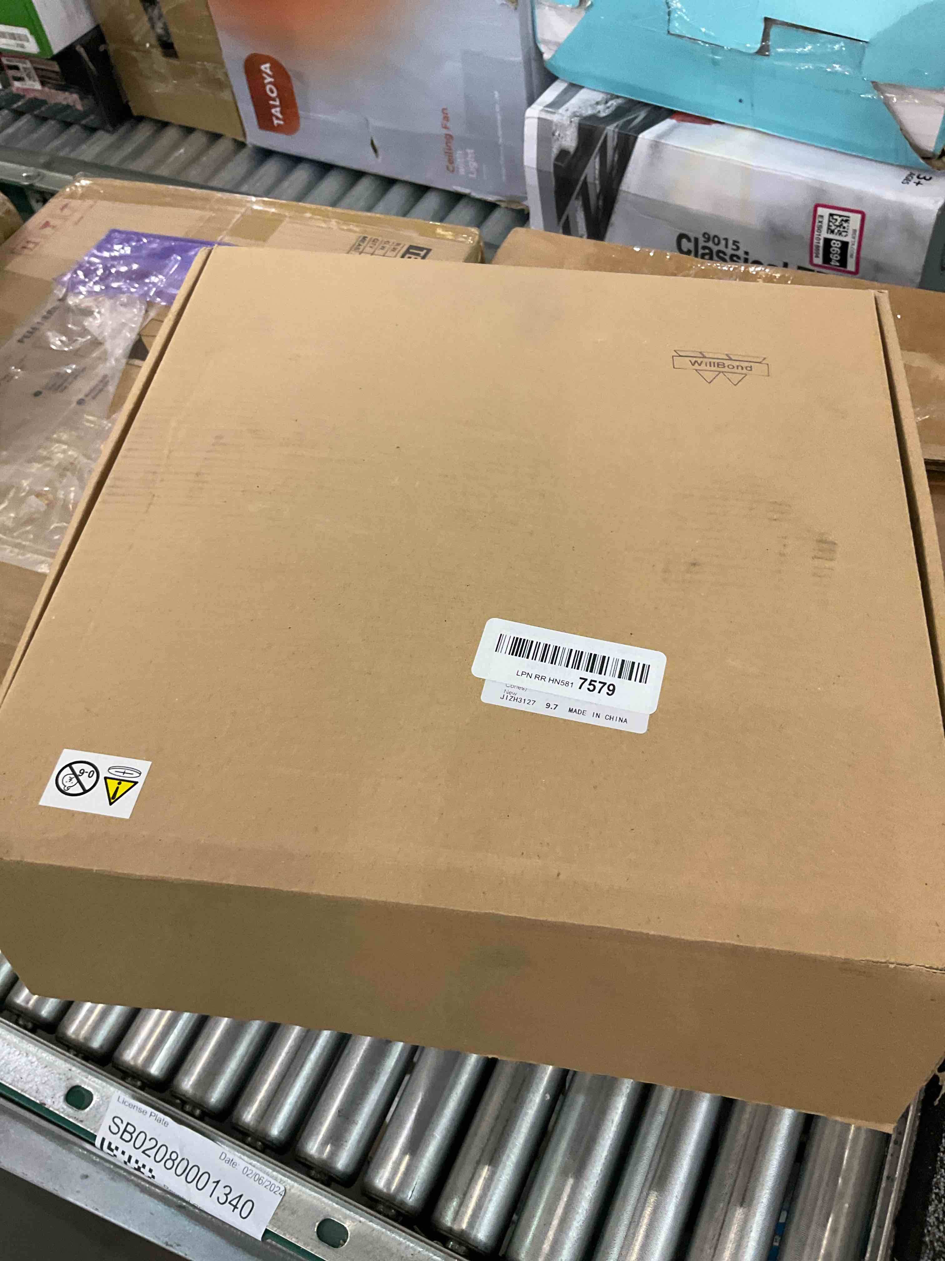 https://s3.amazonaws.com/lotting-images-prod/BargainHunt/EXS00976830_1707250163279.jpeg