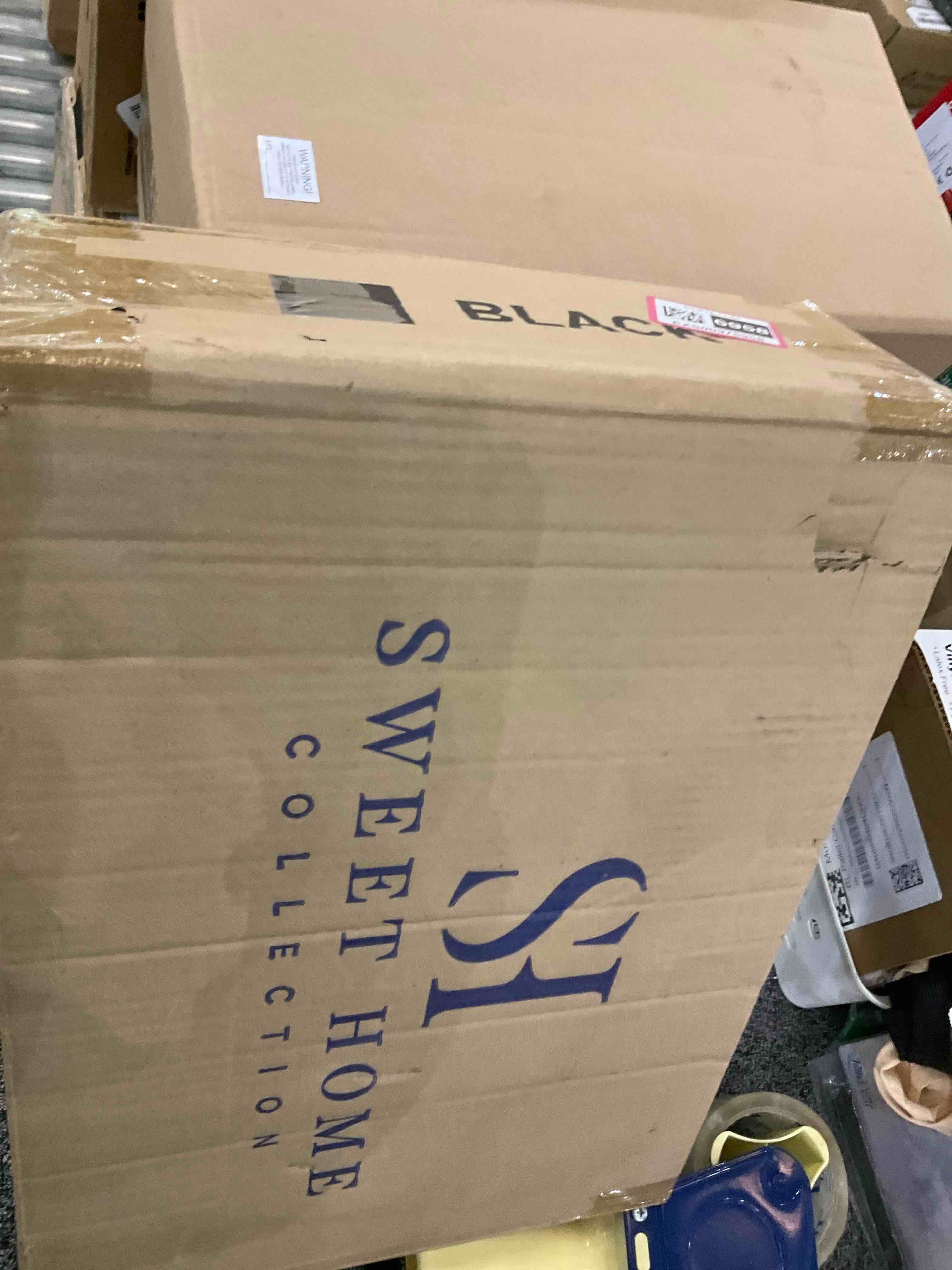 https://s3.amazonaws.com/lotting-images-prod/BargainHunt/EXS00976958_1707322893045.jpeg