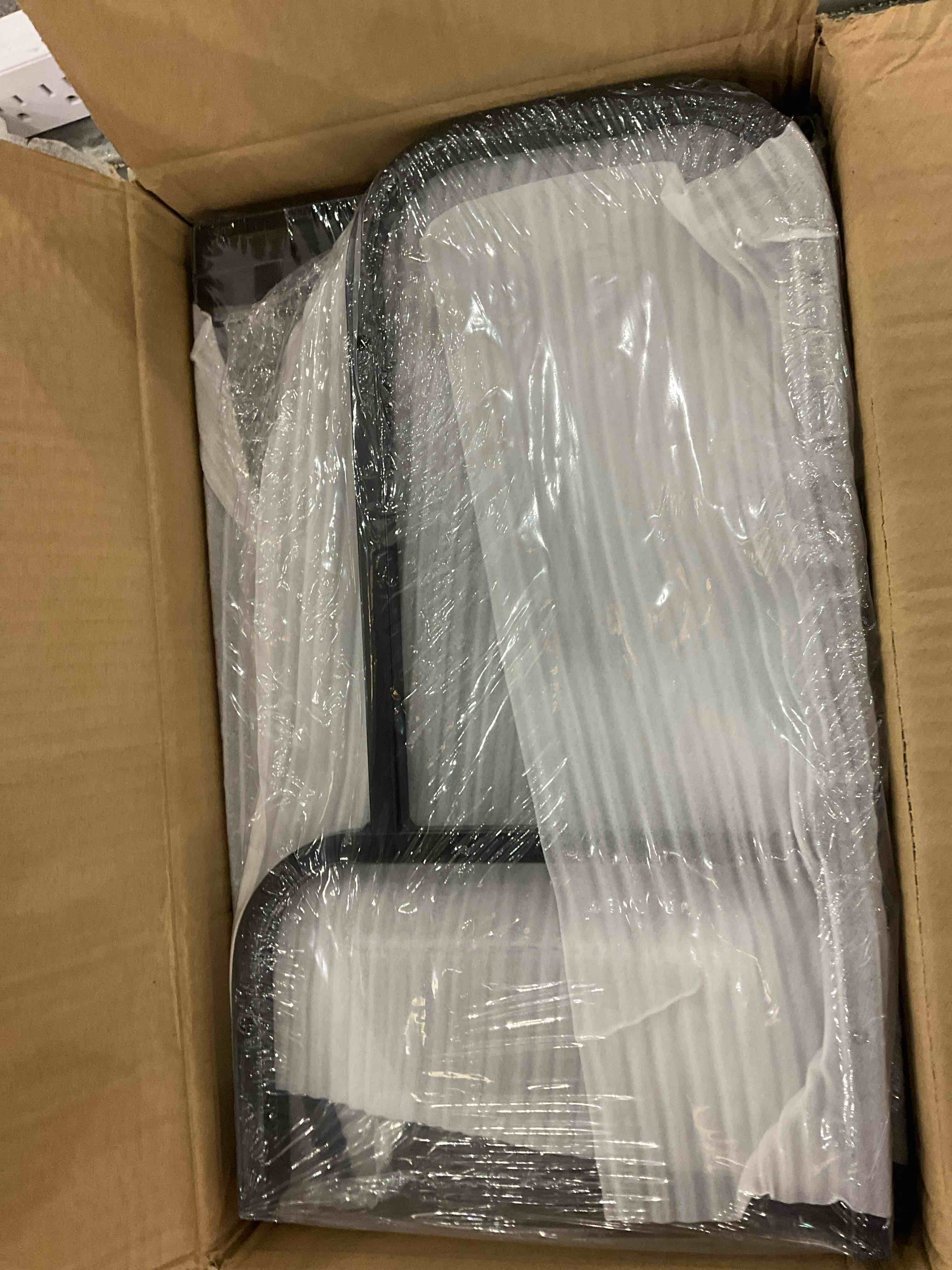 https://s3.amazonaws.com/lotting-images-prod/BargainHunt/EXS00977259_1707317061790.jpeg