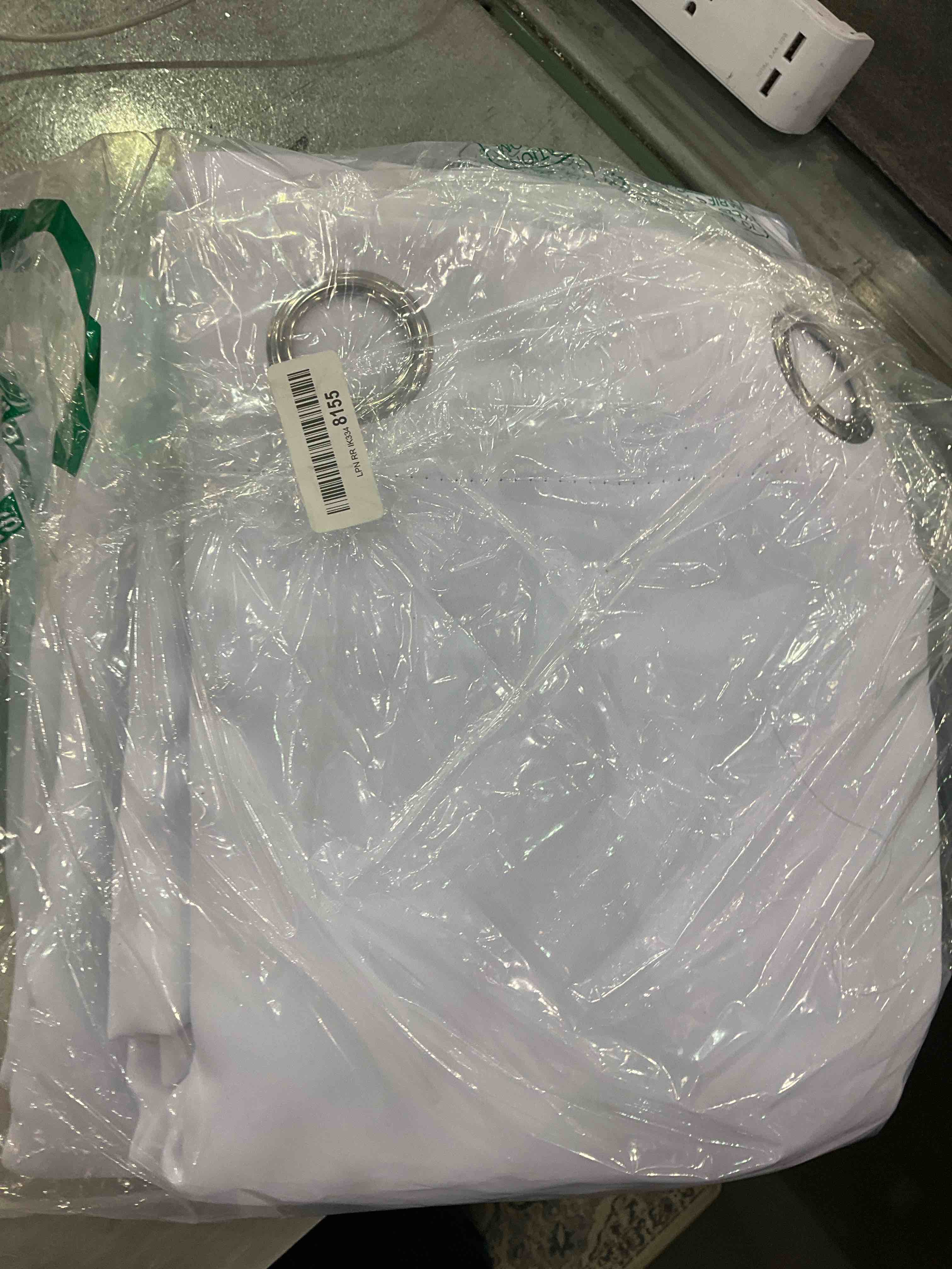 https://s3.amazonaws.com/lotting-images-prod/BargainHunt/EXS00977273_1707317789534.jpeg