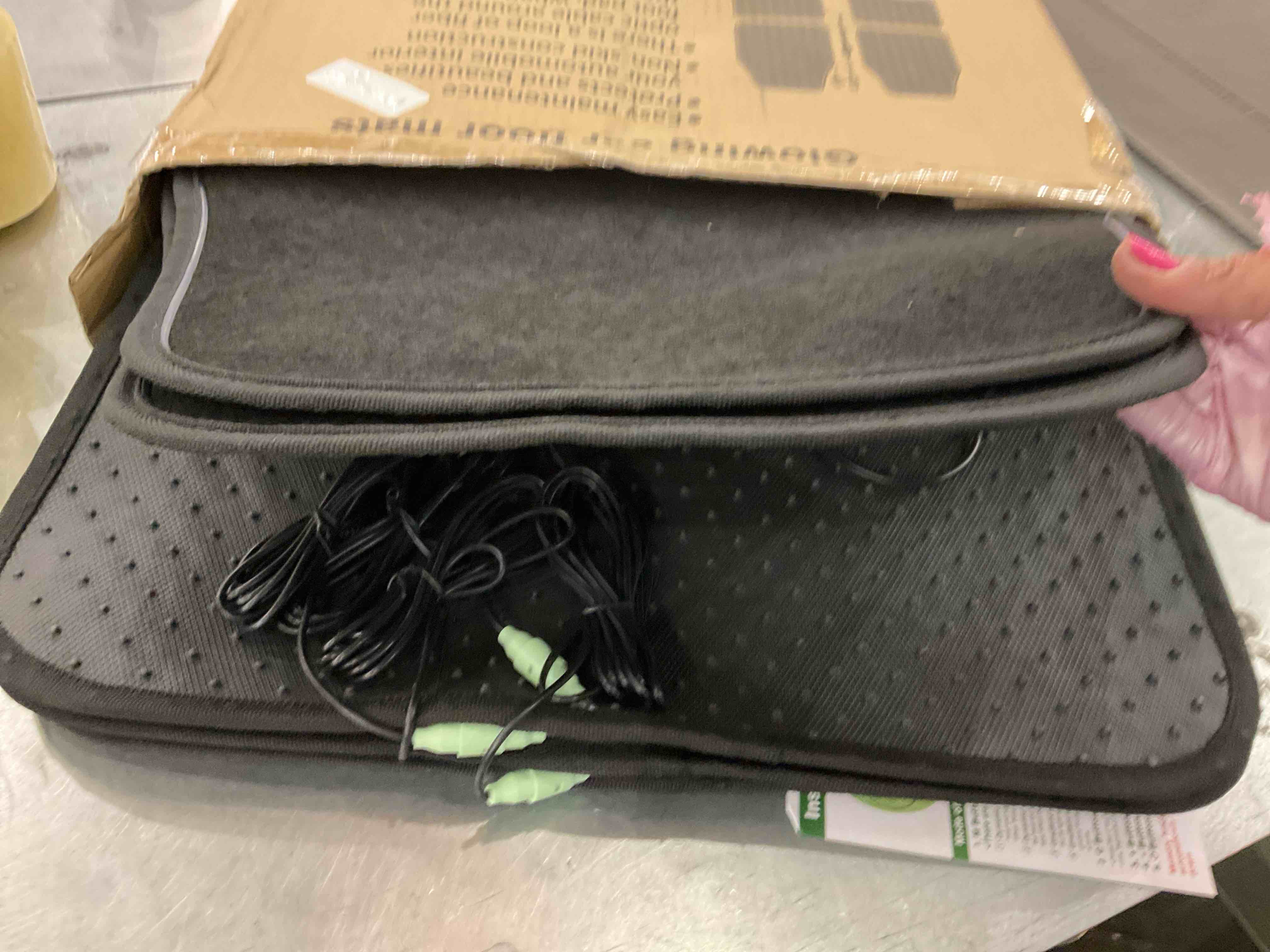 https://s3.amazonaws.com/lotting-images-prod/BargainHunt/EXS00977327_1707322990334.jpeg