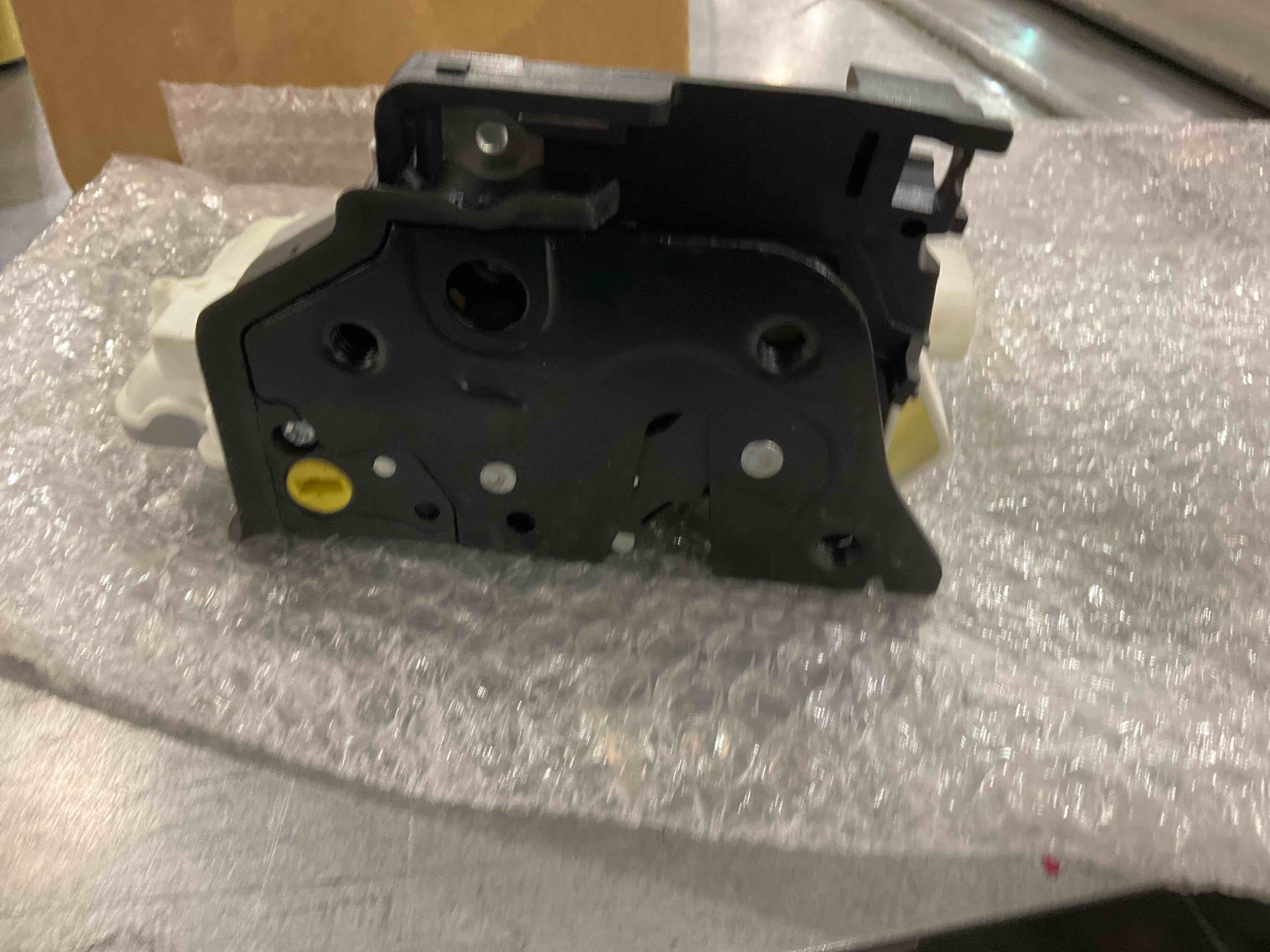 https://s3.amazonaws.com/lotting-images-prod/BargainHunt/EXS00977367_1707334103554.jpeg