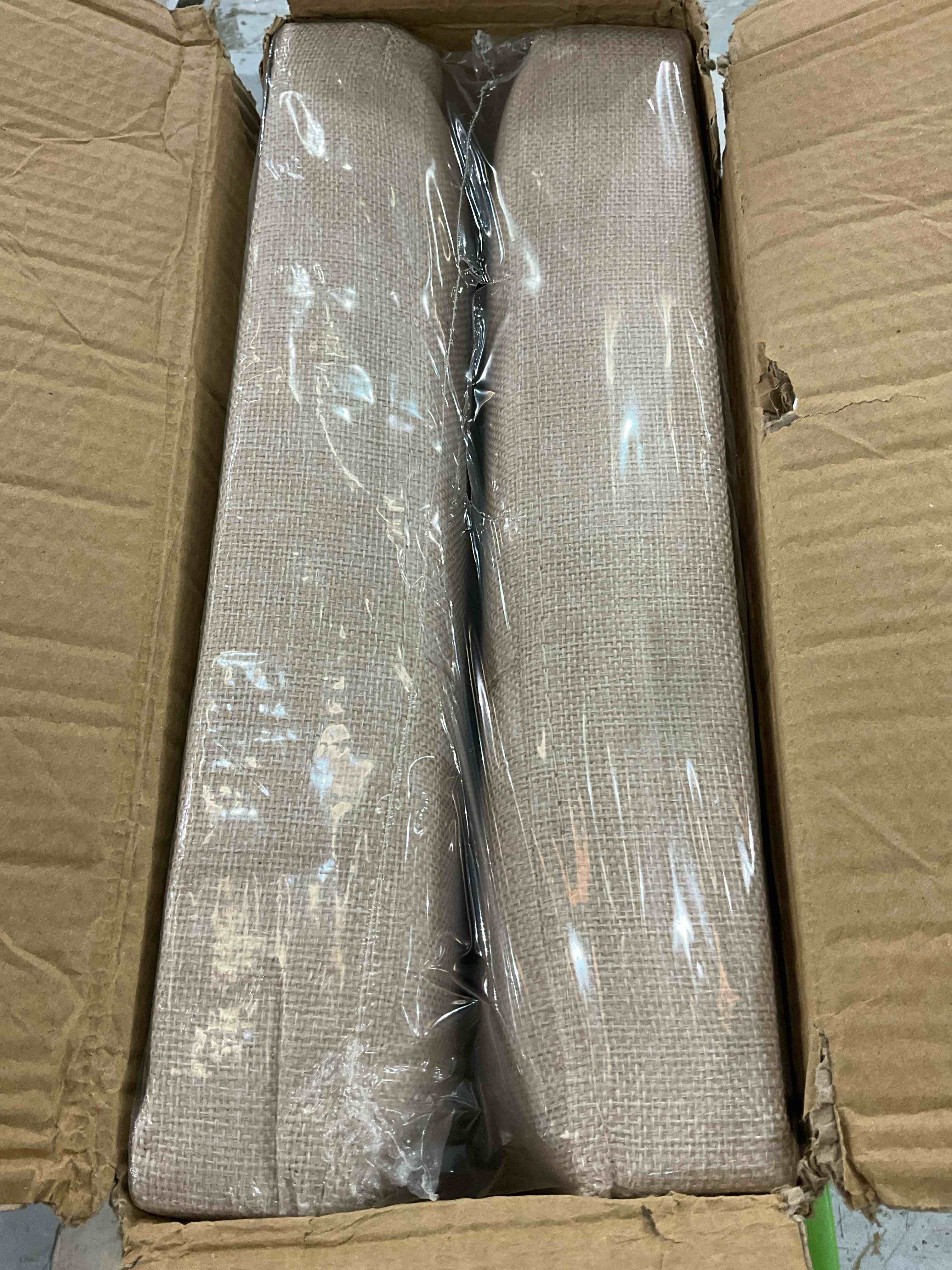 https://s3.amazonaws.com/lotting-images-prod/BargainHunt/EXS00977476_1707408750464.jpeg