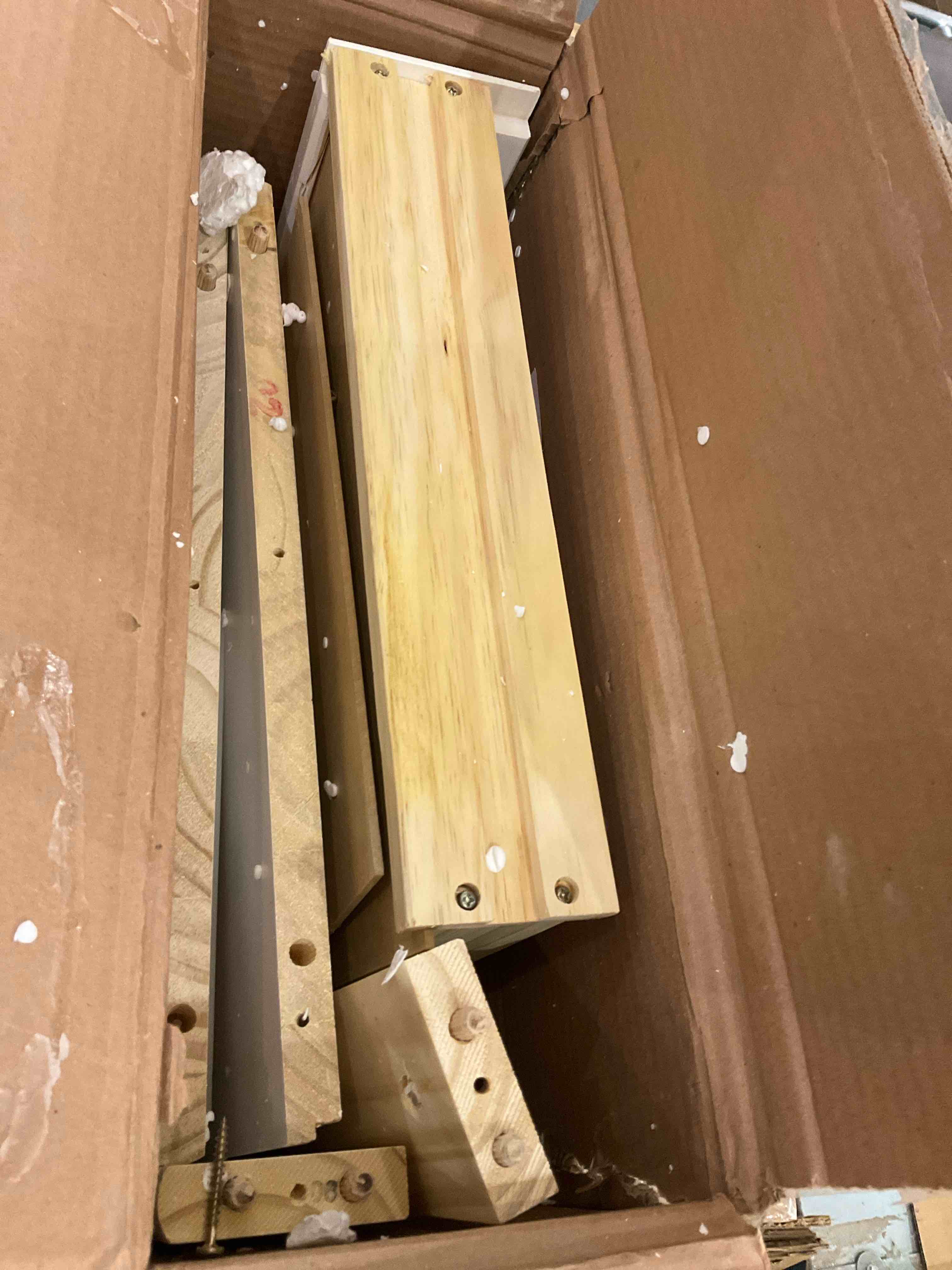 https://s3.amazonaws.com/lotting-images-prod/BargainHunt/EXS00977588_1707839141821.jpeg