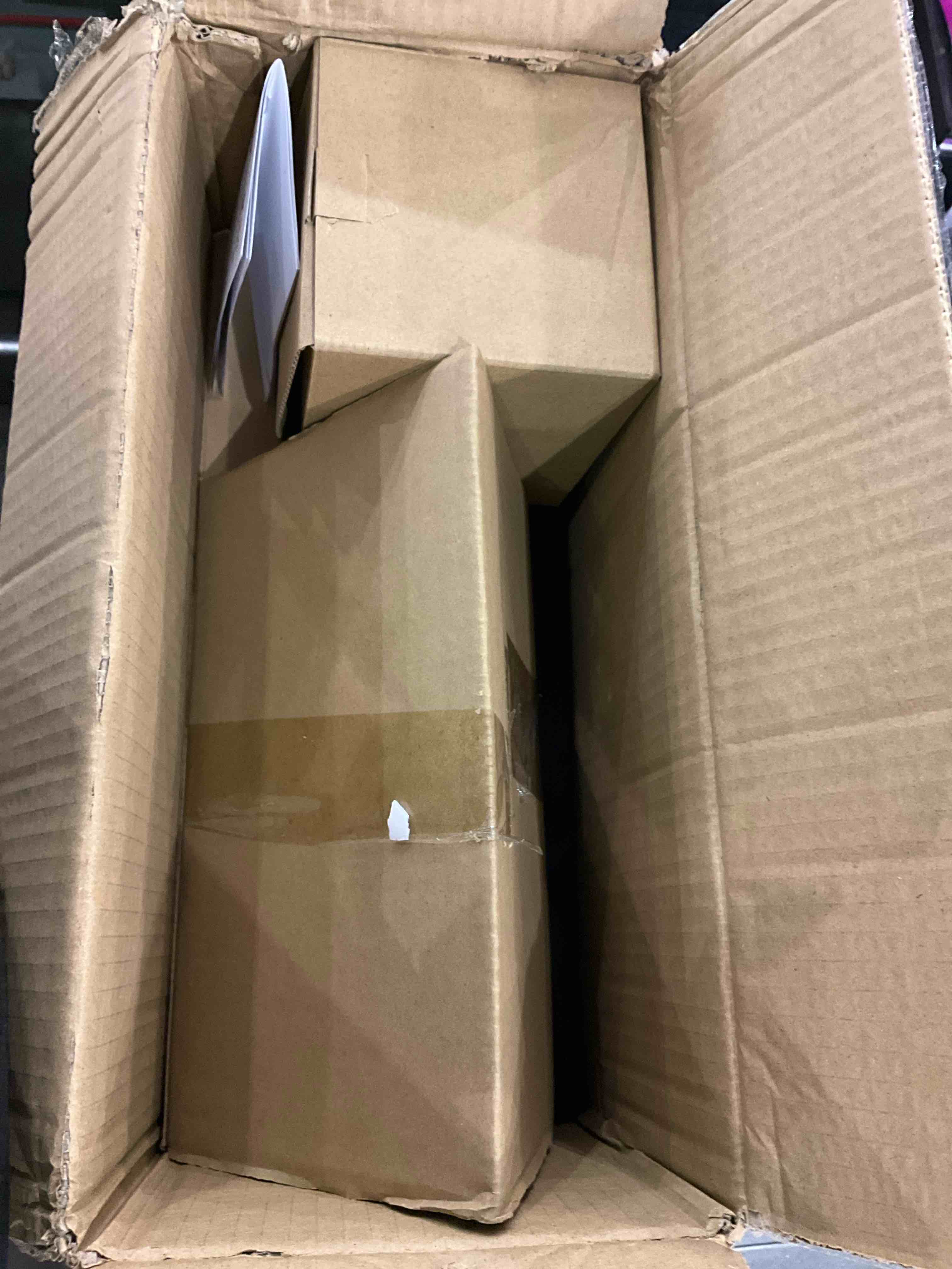 https://s3.amazonaws.com/lotting-images-prod/BargainHunt/EXS00977647_1707912901530.jpeg