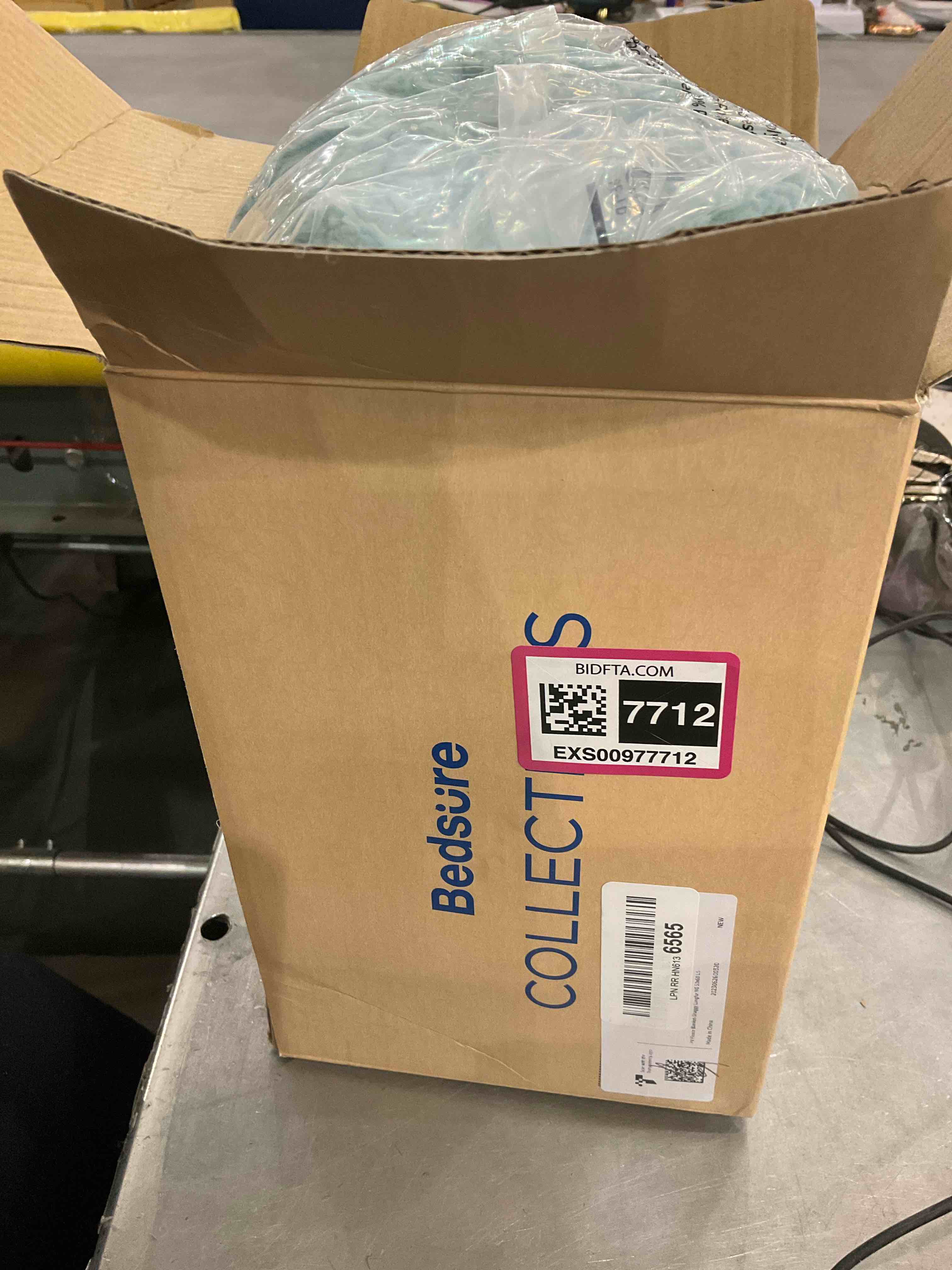 https://s3.amazonaws.com/lotting-images-prod/BargainHunt/EXS00977712_1707925346908.jpeg