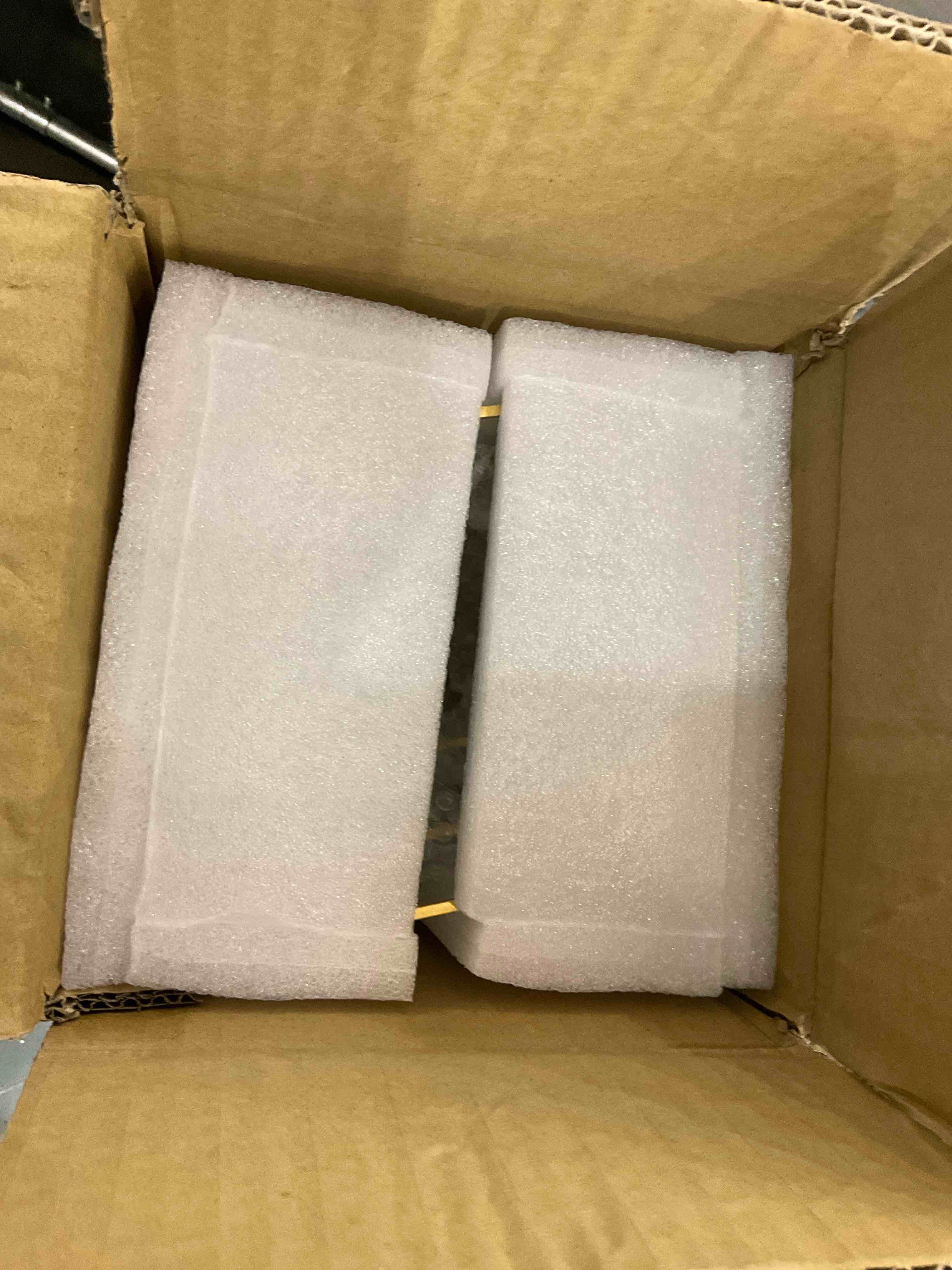https://s3.amazonaws.com/lotting-images-prod/BargainHunt/EXS00977713_1707925440864.jpeg