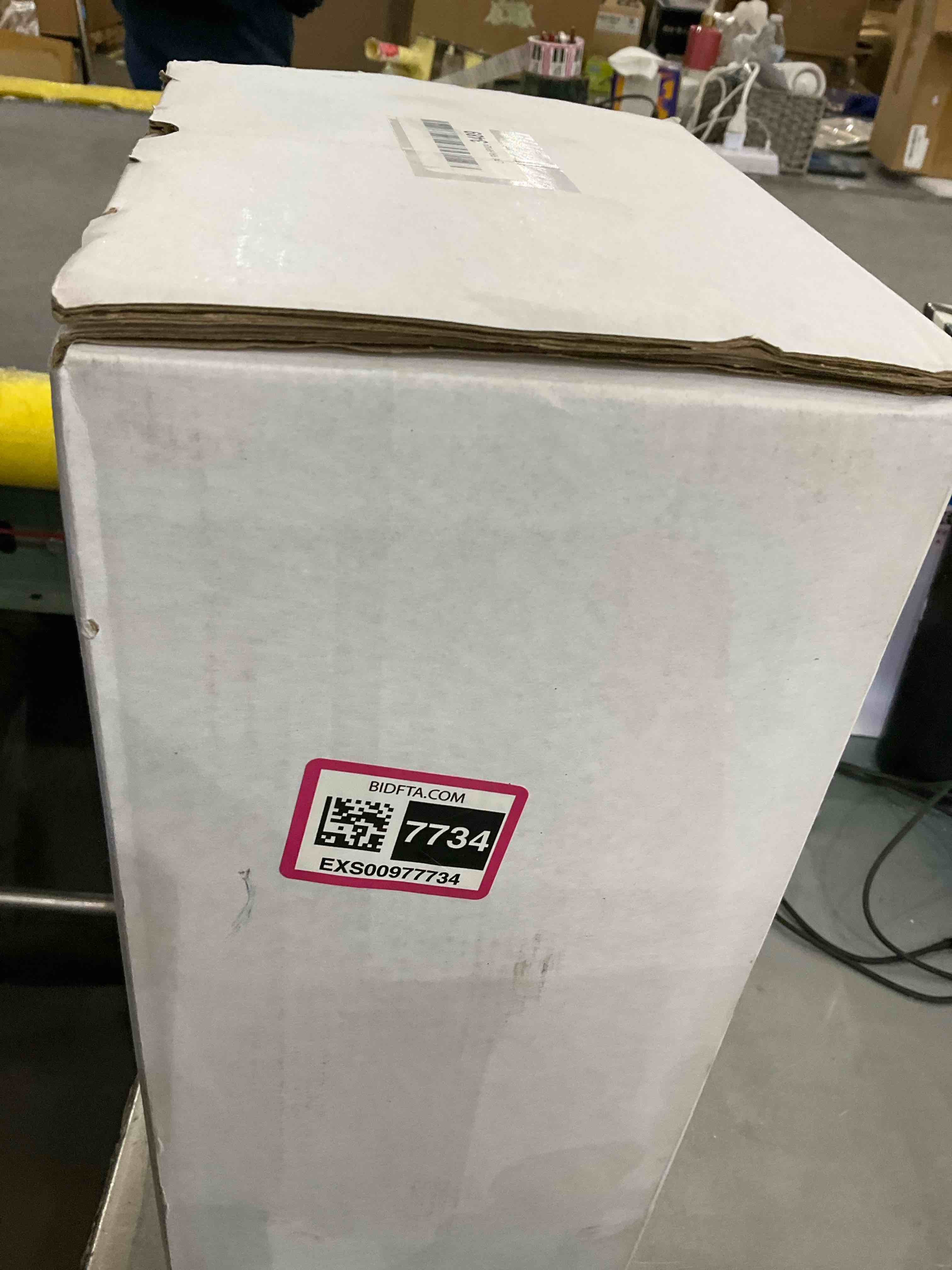 https://s3.amazonaws.com/lotting-images-prod/BargainHunt/EXS00977734_1707928829852.jpeg