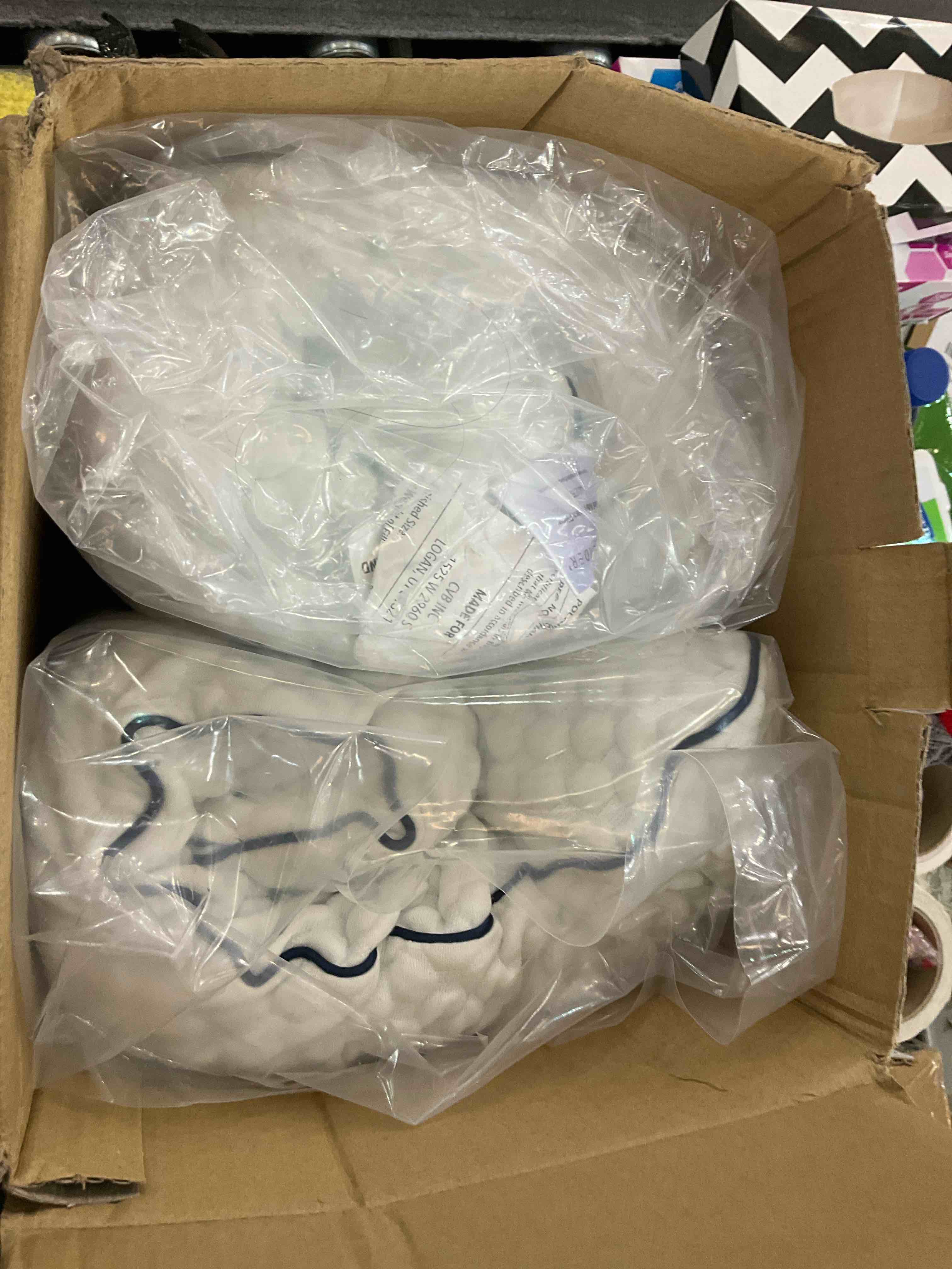 https://s3.amazonaws.com/lotting-images-prod/BargainHunt/EXS00977750_1707934128102.jpeg