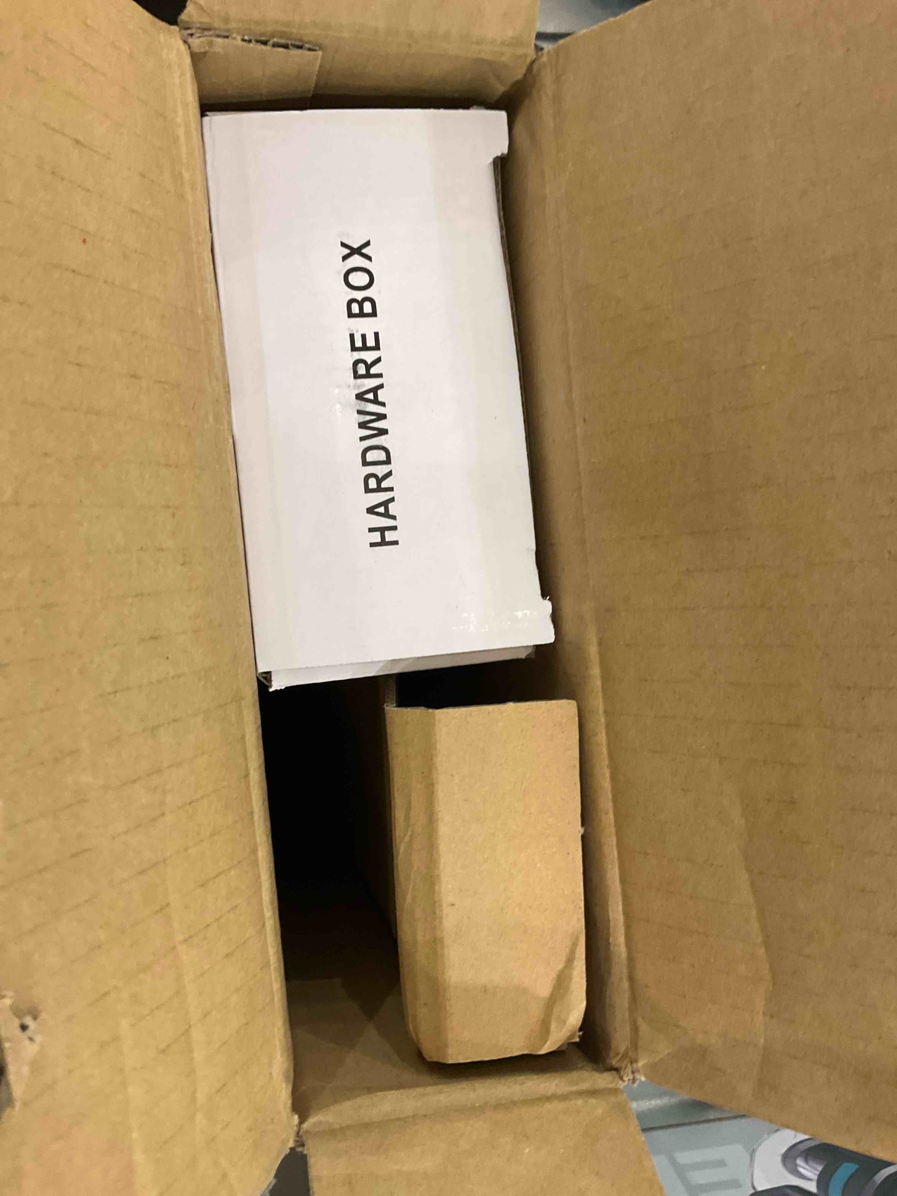 https://s3.amazonaws.com/lotting-images-prod/BargainHunt/EXS00977758_1707936076000.jpeg