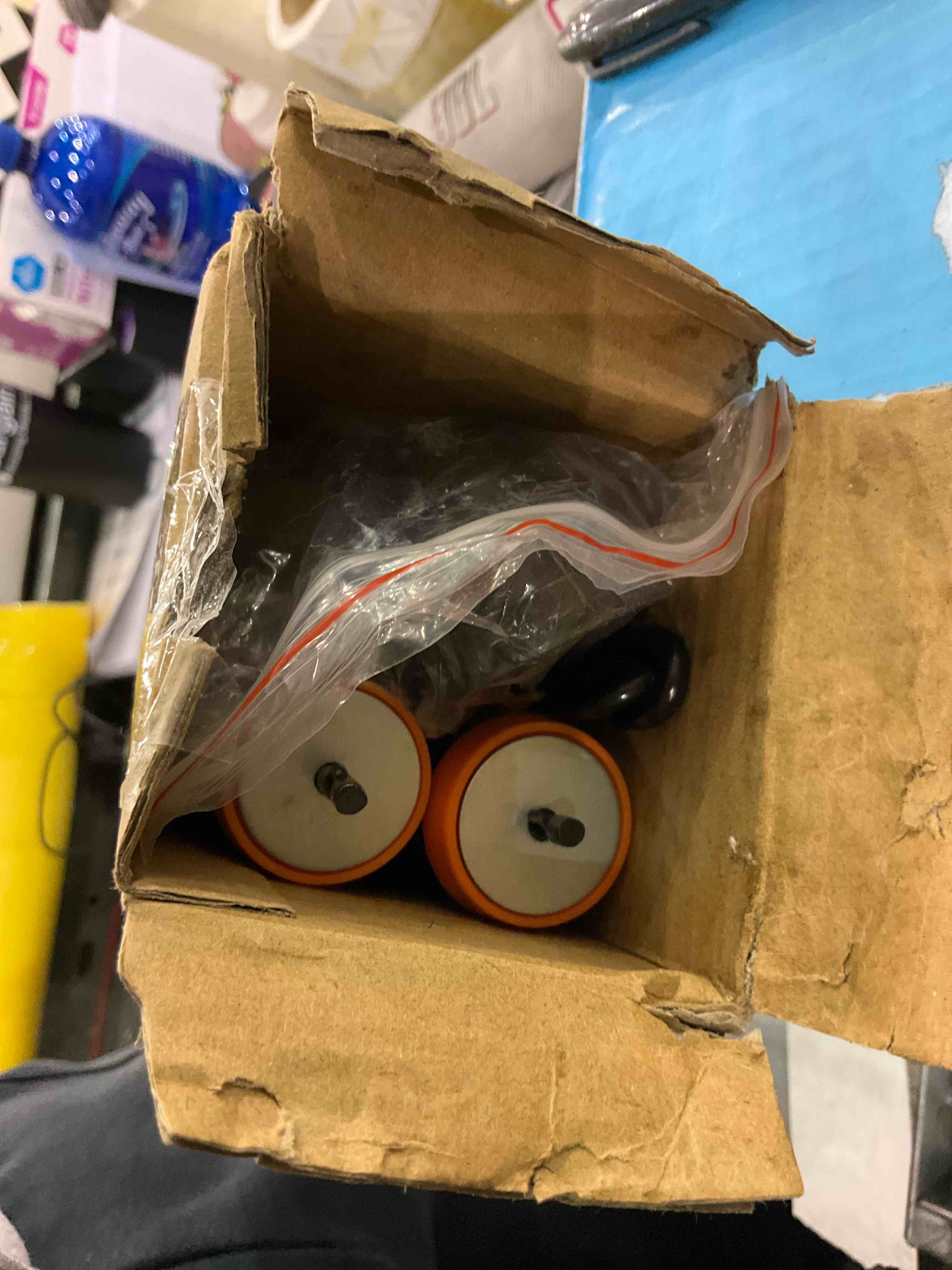 https://s3.amazonaws.com/lotting-images-prod/BargainHunt/EXS00977774_1708000987396.jpeg