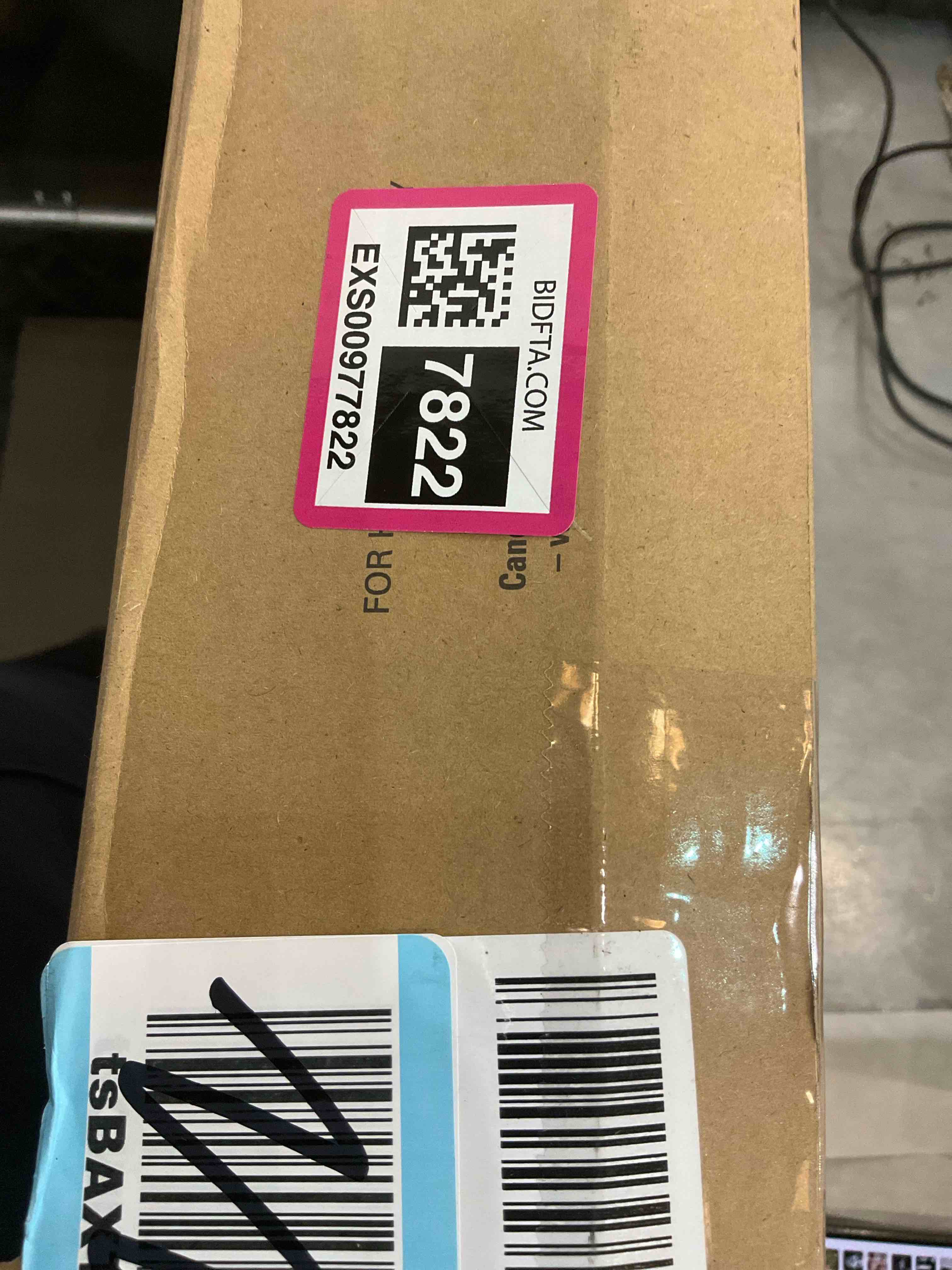 https://s3.amazonaws.com/lotting-images-prod/BargainHunt/EXS00977822_1708020378397.jpeg