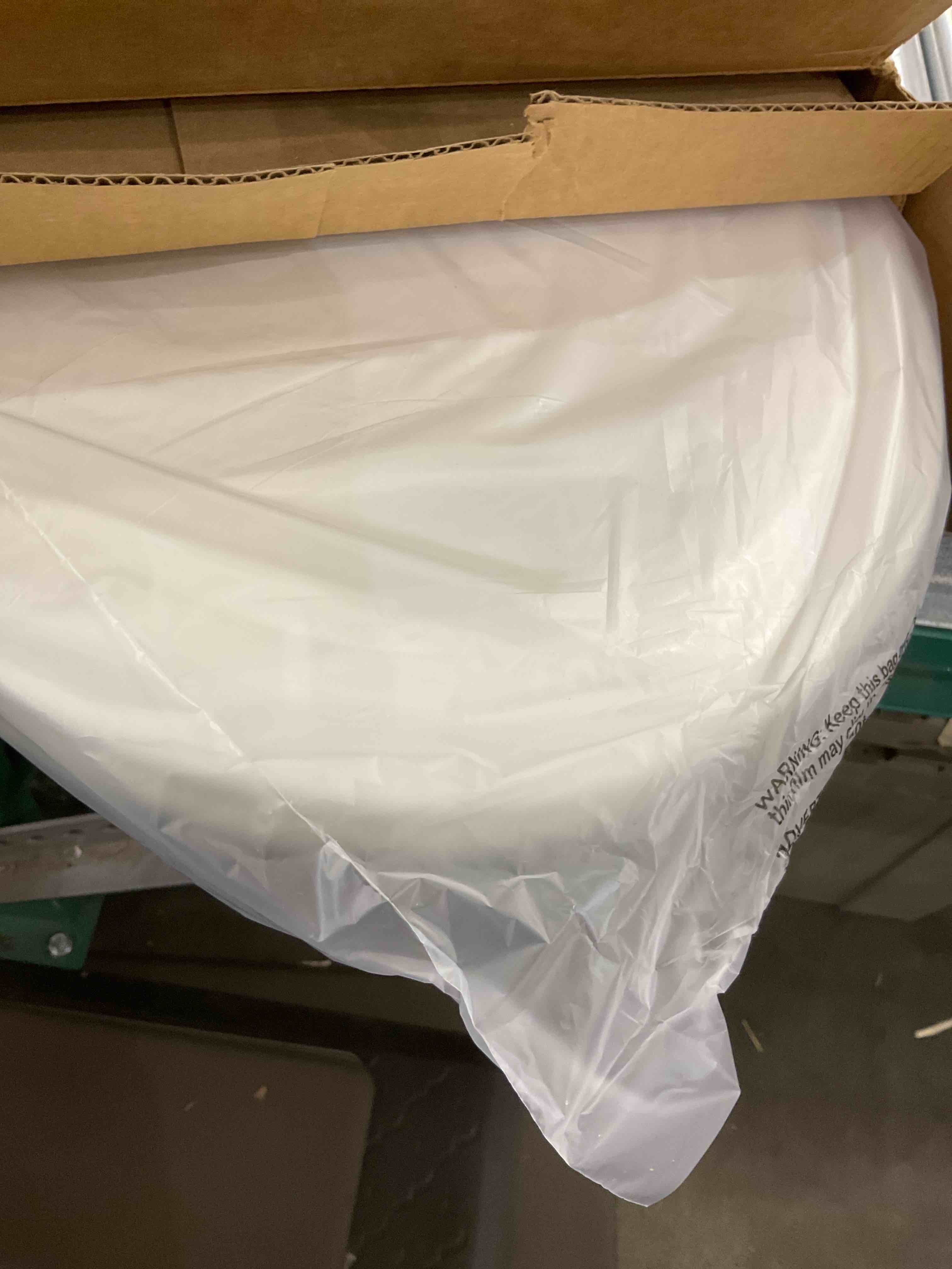 https://s3.amazonaws.com/lotting-images-prod/BargainHunt/EXS00977875_1708109243135.jpeg