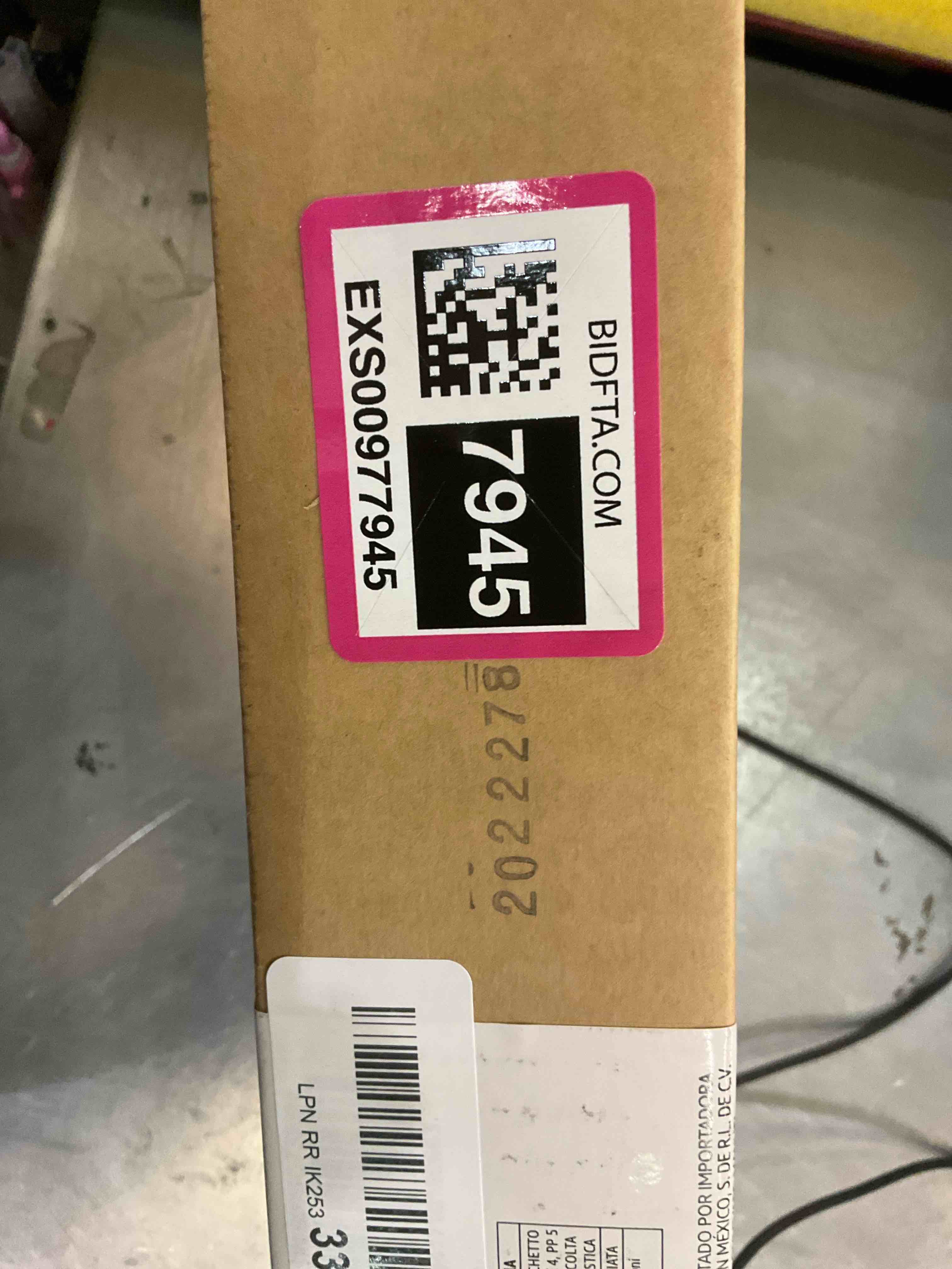 https://s3.amazonaws.com/lotting-images-prod/BargainHunt/EXS00977945_1708371908638.jpeg