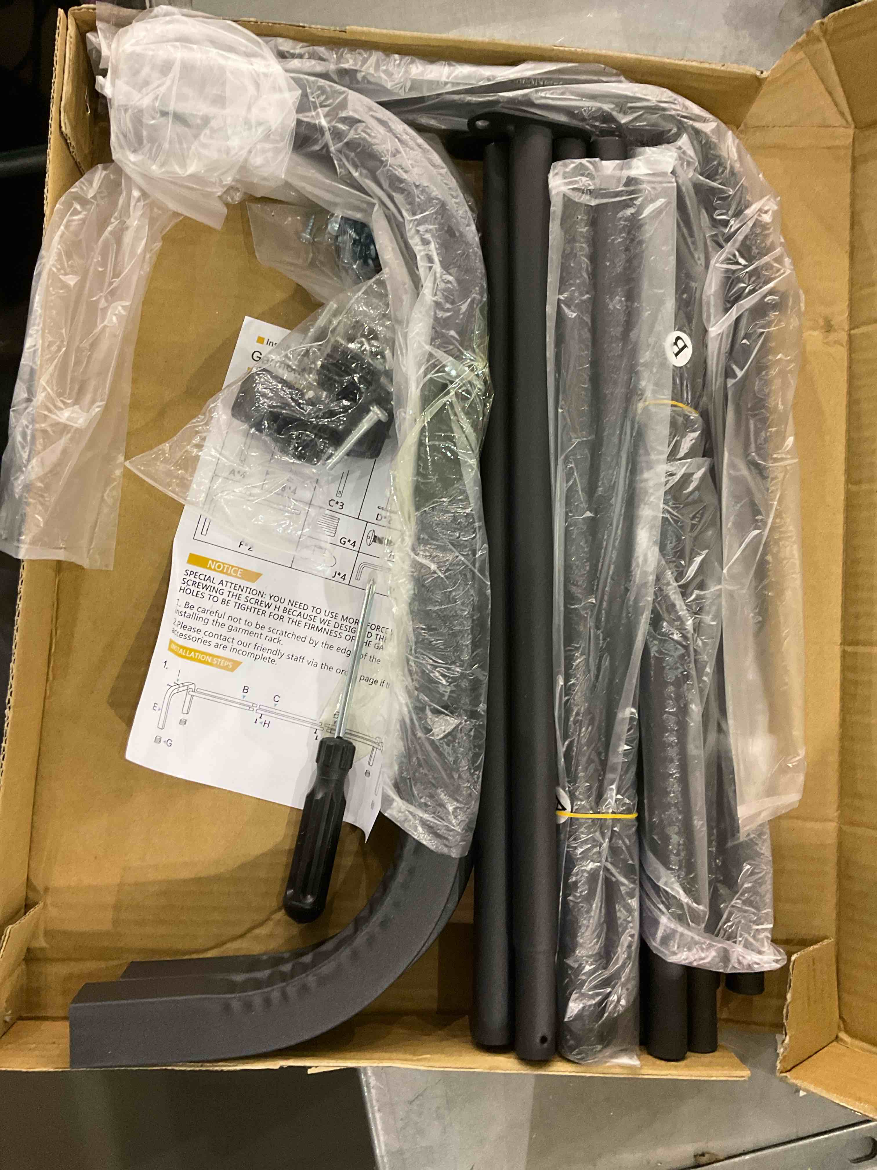 https://s3.amazonaws.com/lotting-images-prod/BargainHunt/EXS00977966_1708431809841.jpeg