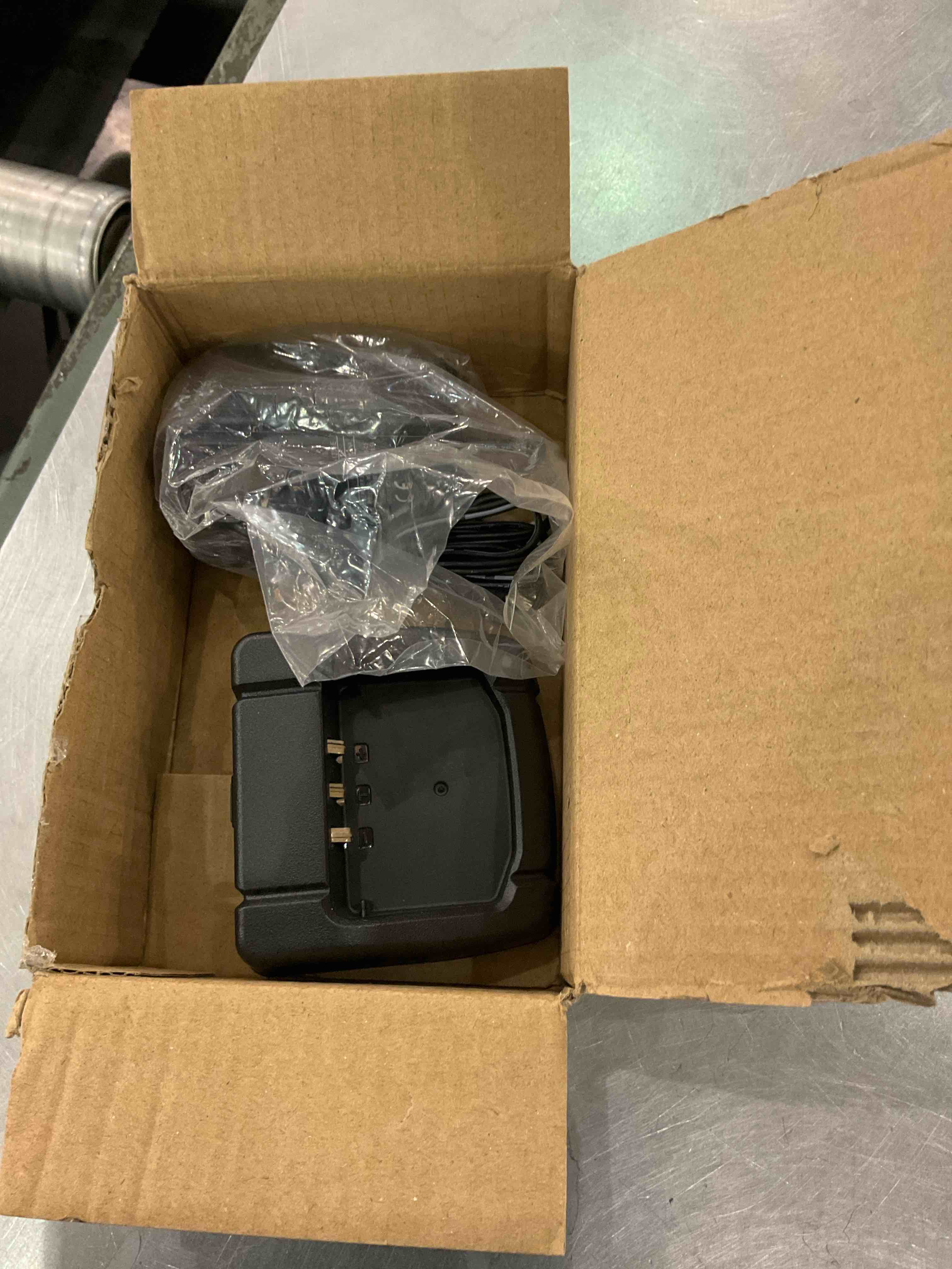 https://s3.amazonaws.com/lotting-images-prod/BargainHunt/EXS00978673_1706552524155.jpeg