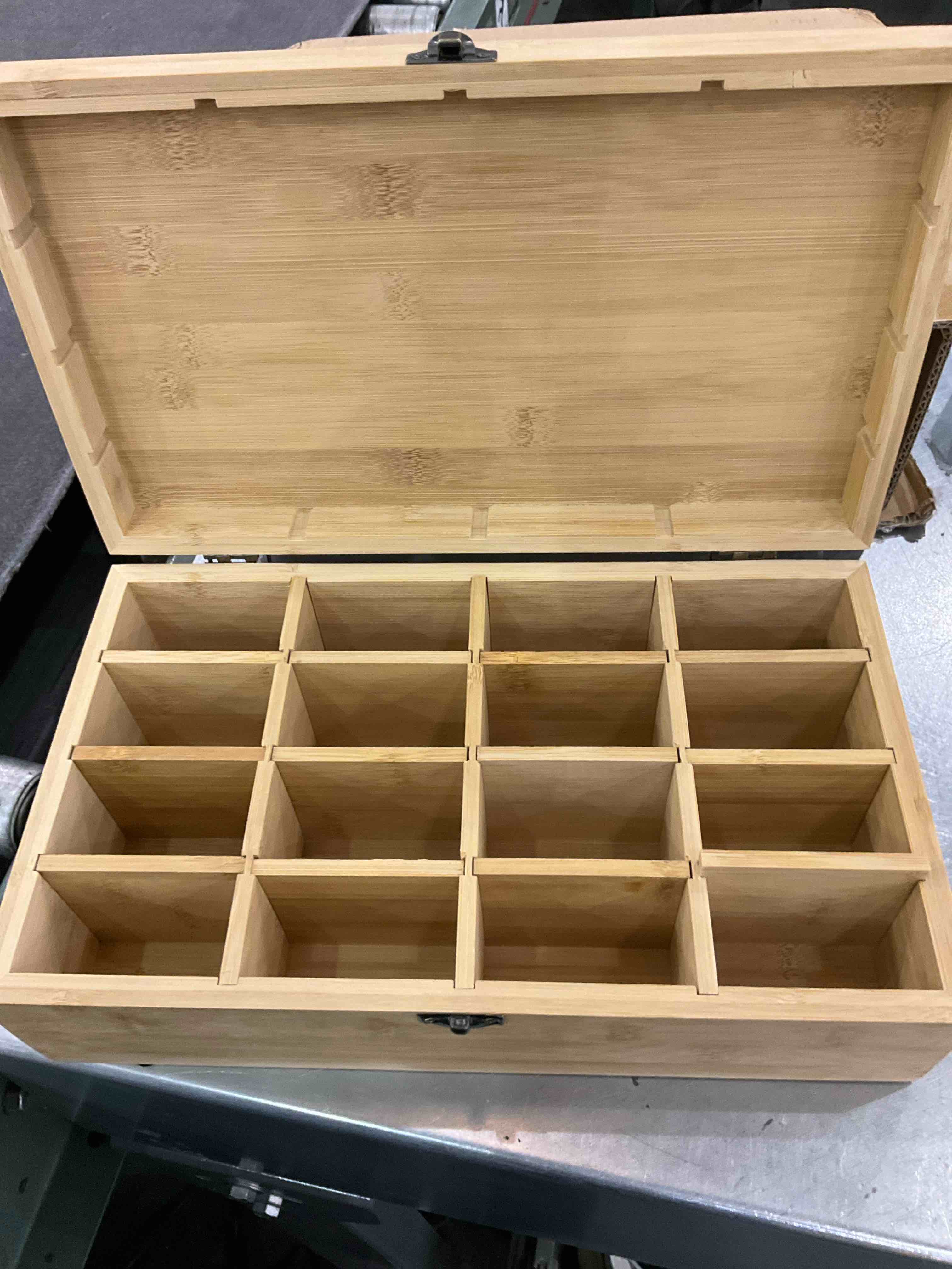 https://s3.amazonaws.com/lotting-images-prod/BargainHunt/EXS00978789_1706638187448.jpeg