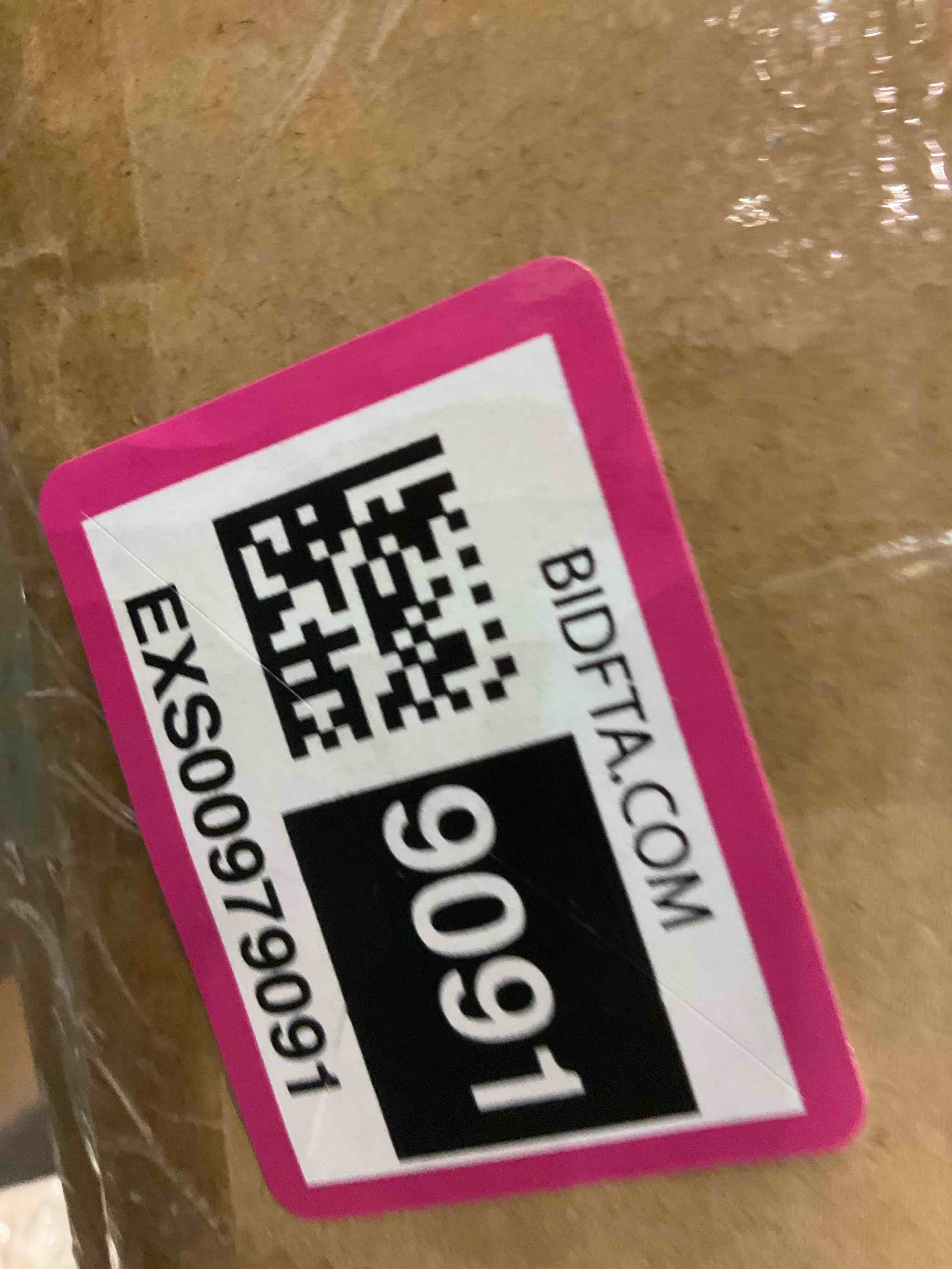 https://s3.amazonaws.com/lotting-images-prod/BargainHunt/EXS00979091_1707335882105.jpeg