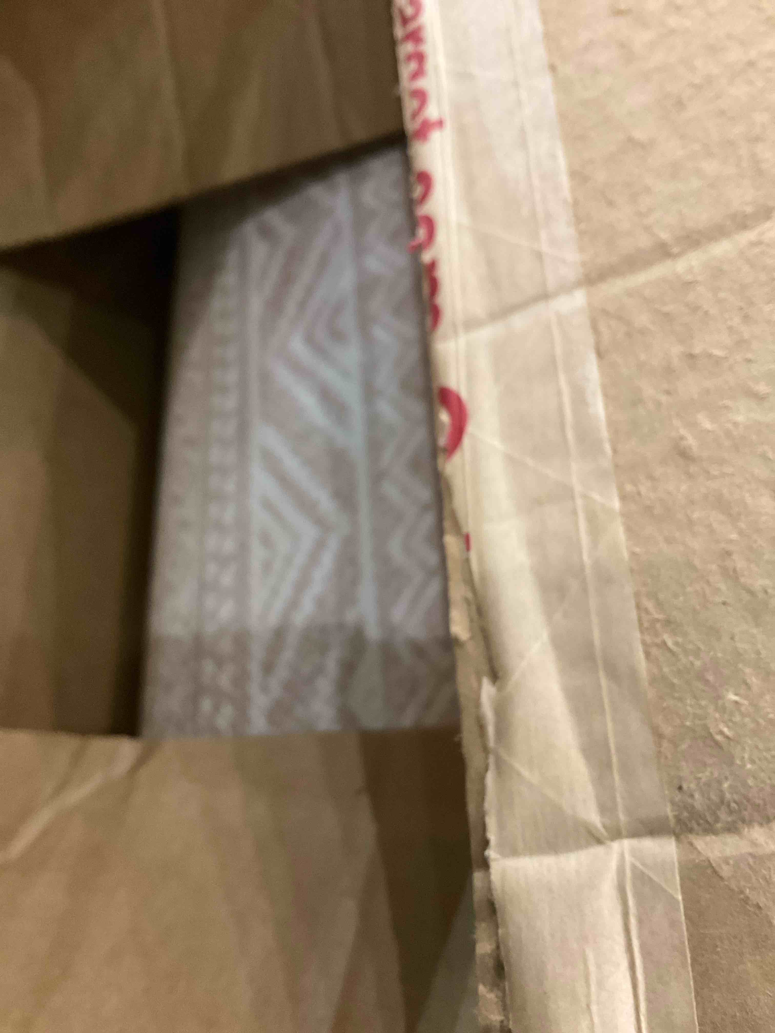 https://s3.amazonaws.com/lotting-images-prod/BargainHunt/EXS00979459_1707832414285.jpeg