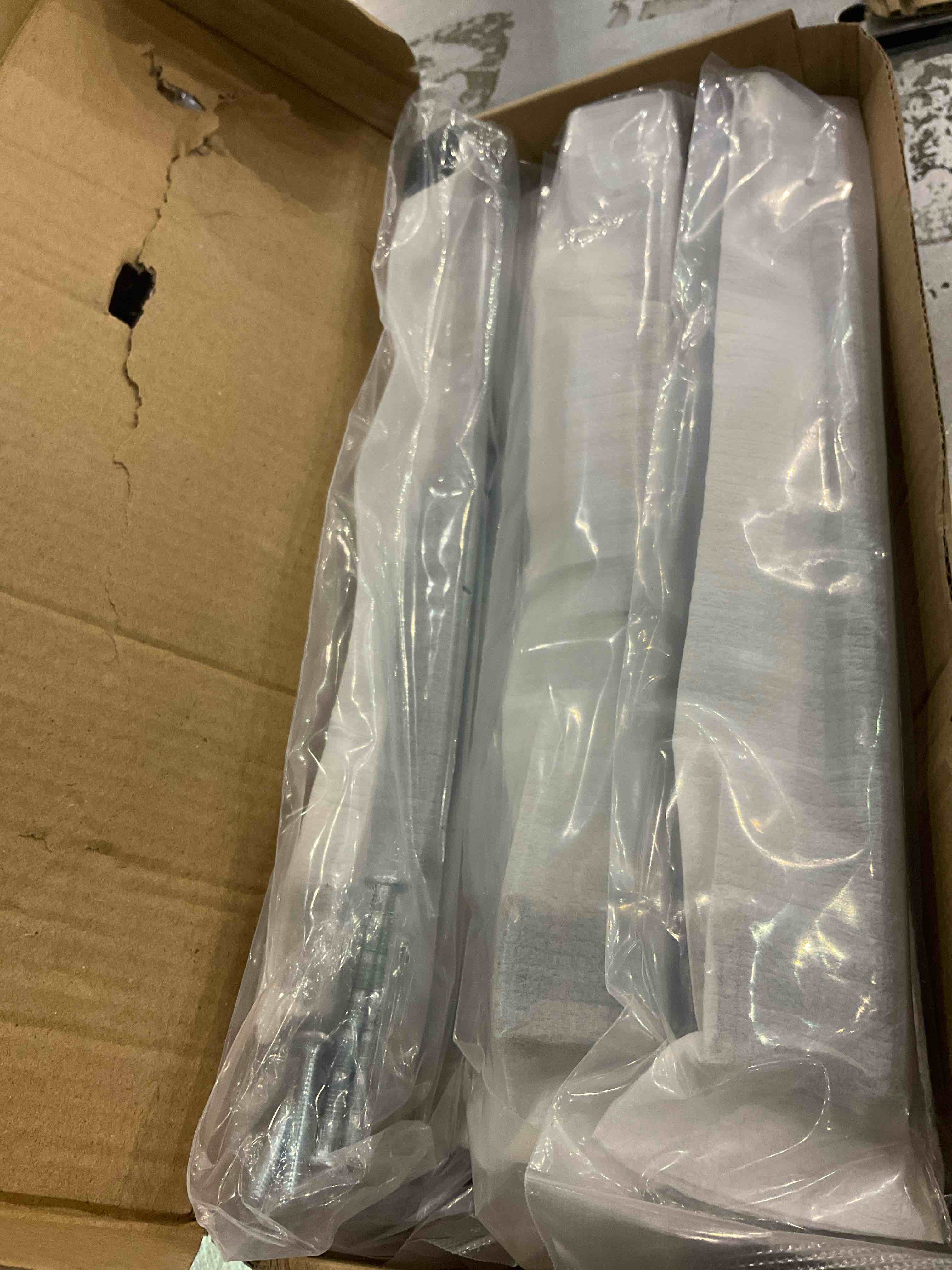https://s3.amazonaws.com/lotting-images-prod/BargainHunt/EXS00981046_1711365700808.jpeg