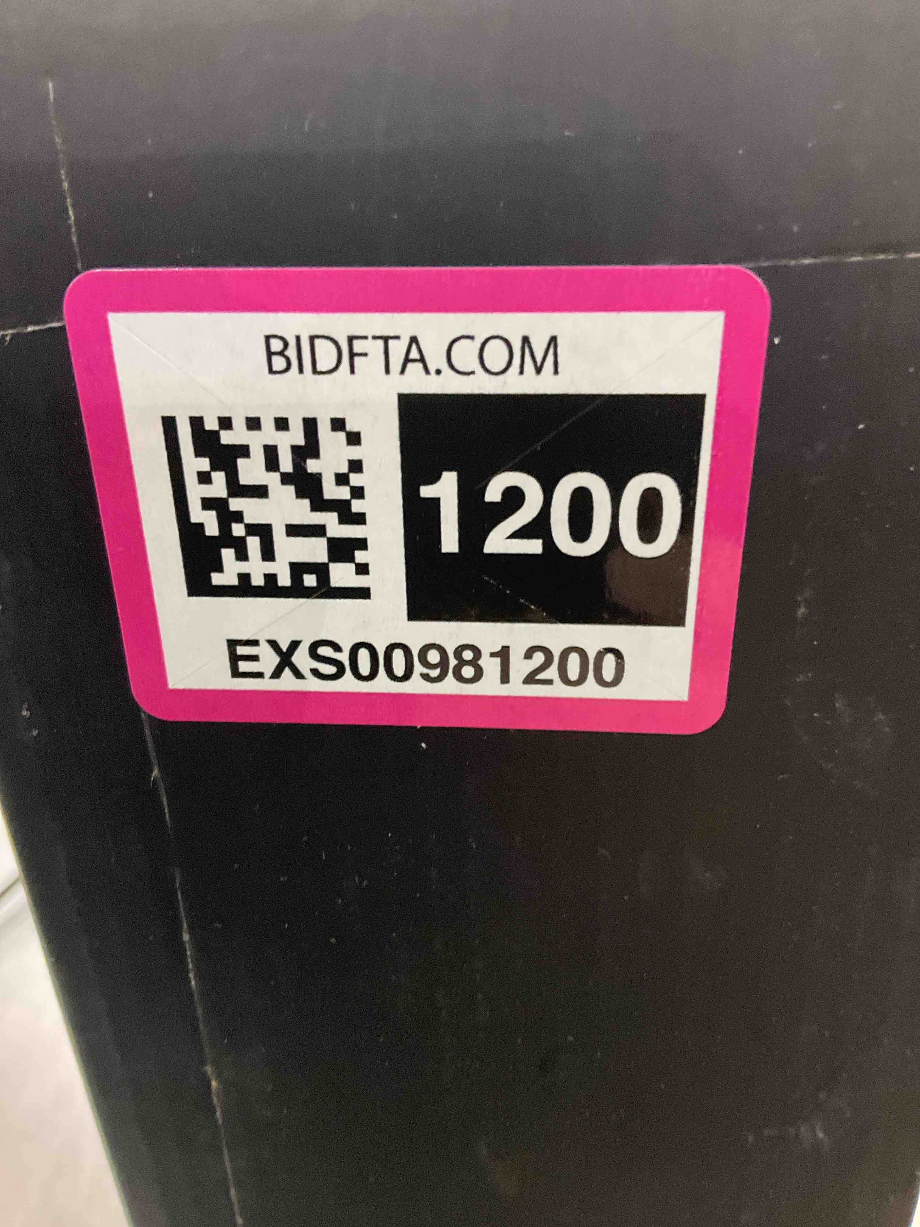 https://s3.amazonaws.com/lotting-images-prod/BargainHunt/EXS00981200_1711461380557.jpeg