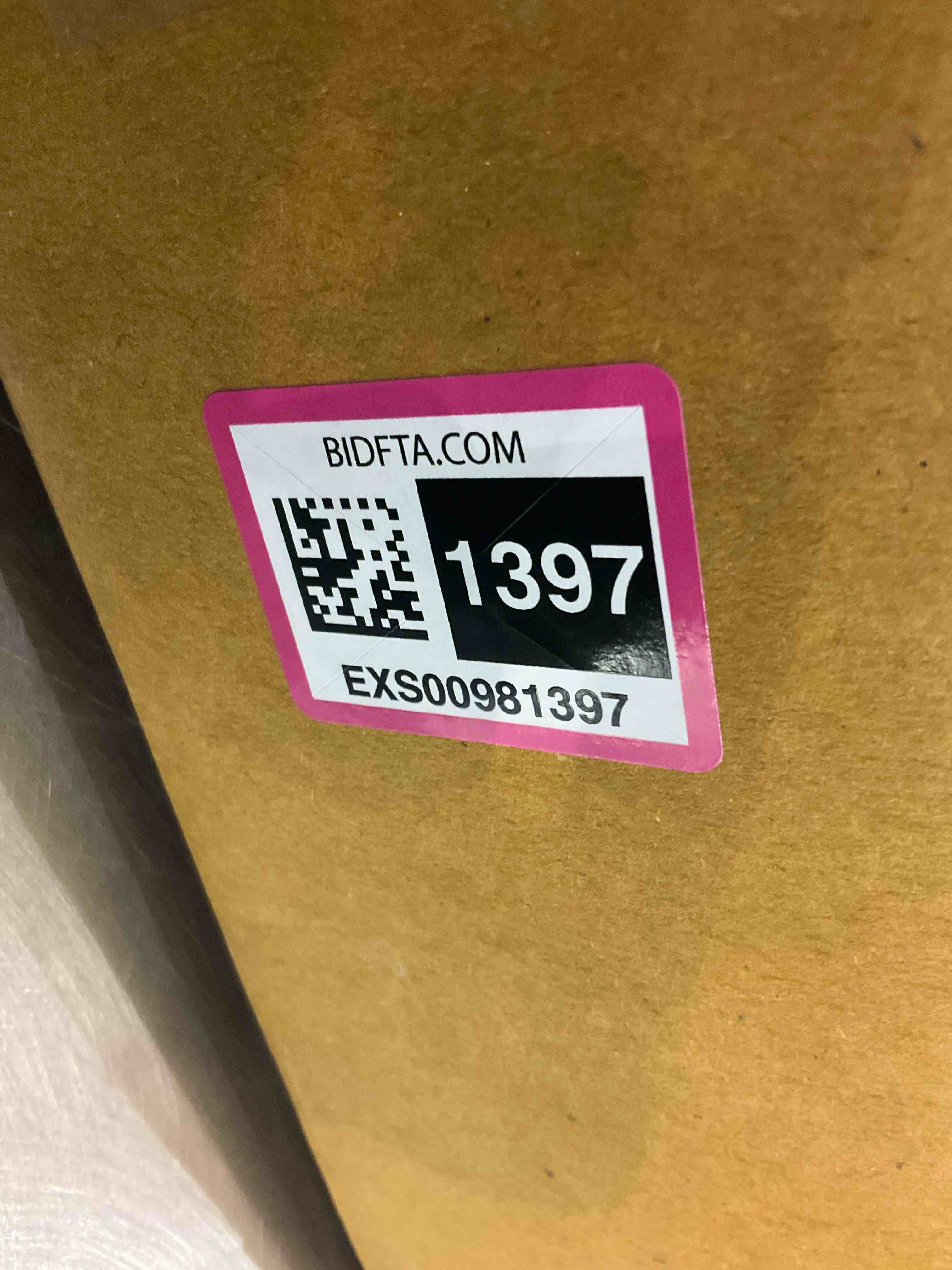https://s3.amazonaws.com/lotting-images-prod/BargainHunt/EXS00981397_1711626770274.jpeg