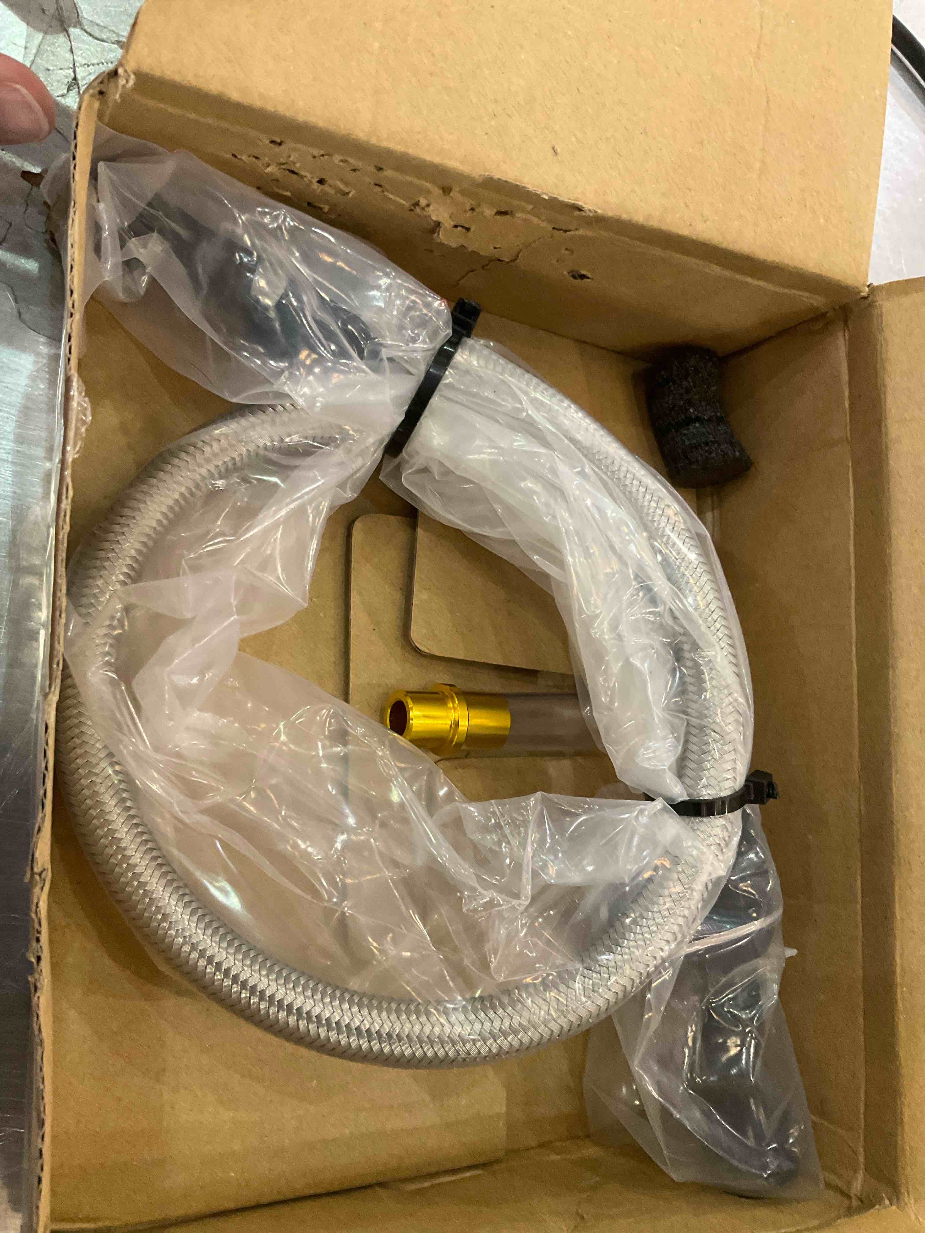 https://s3.amazonaws.com/lotting-images-prod/BargainHunt/EXS00981468_1711639401103.jpeg