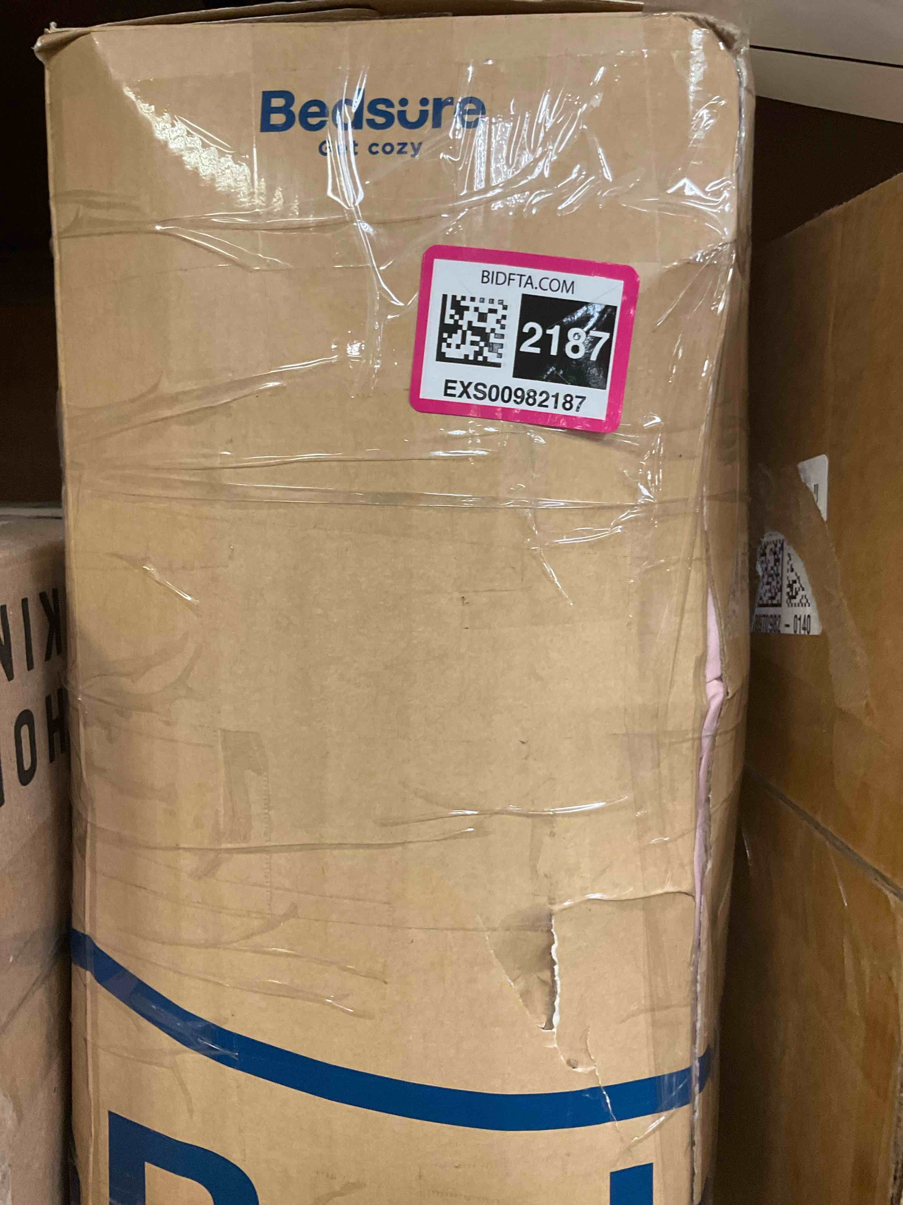https://s3.amazonaws.com/lotting-images-prod/BargainHunt/EXS00982187_1708190713712.jpeg