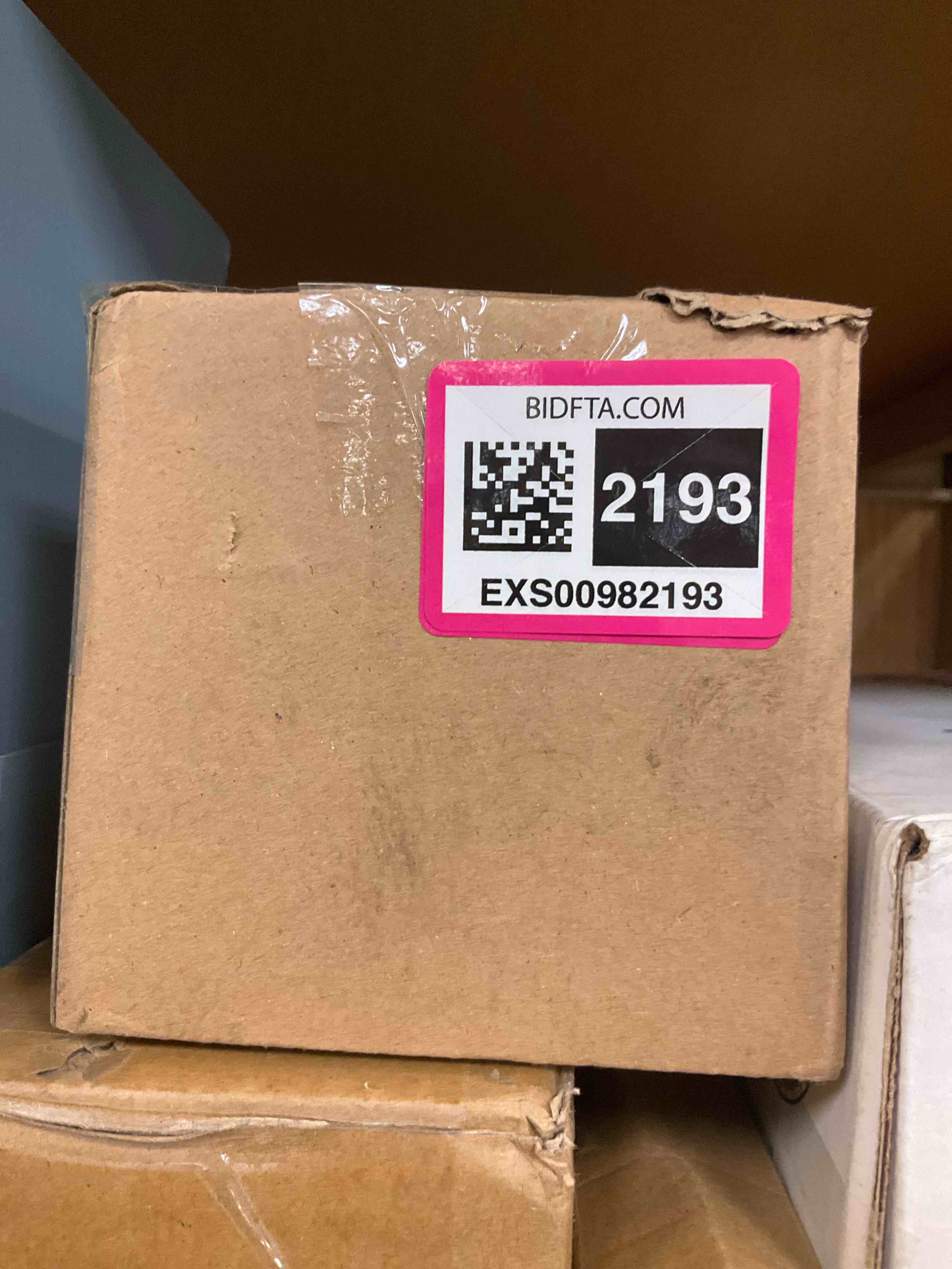 https://s3.amazonaws.com/lotting-images-prod/BargainHunt/EXS00982193_1708190867819.jpeg