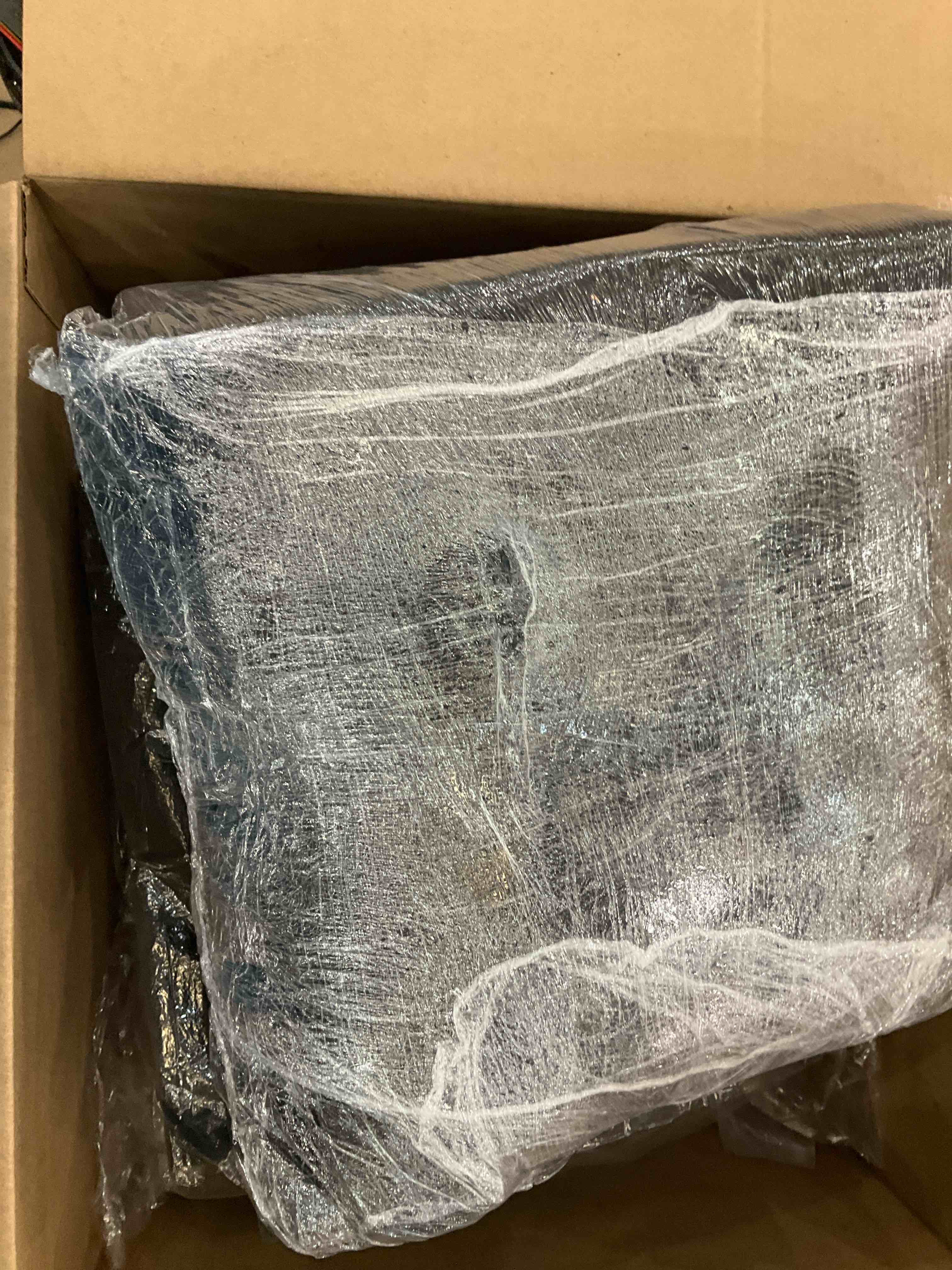 https://s3.amazonaws.com/lotting-images-prod/BargainHunt/EXS00983113_1706813167725.jpeg