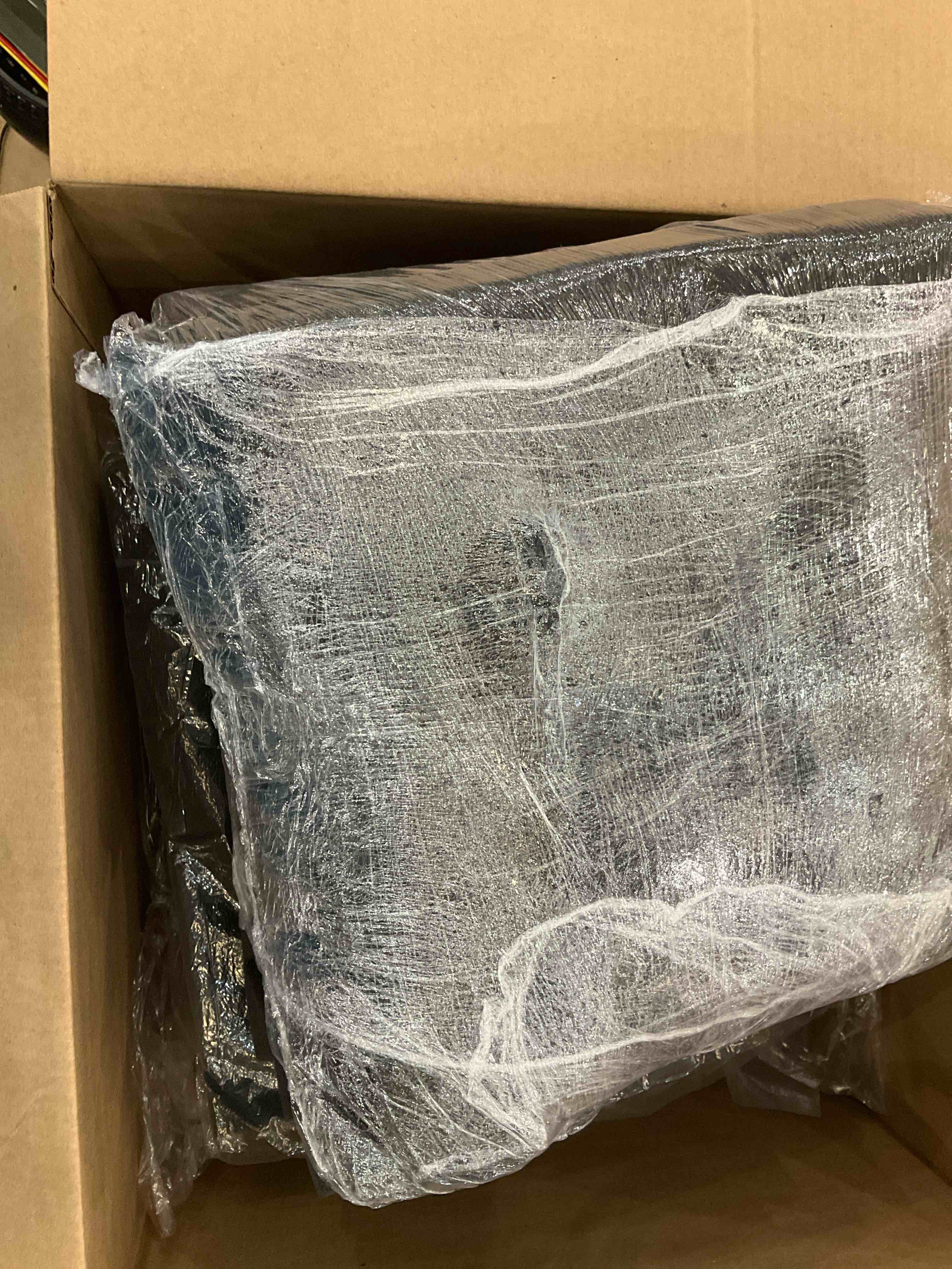 https://s3.amazonaws.com/lotting-images-prod/BargainHunt/EXS00983113_1706813174810.jpeg