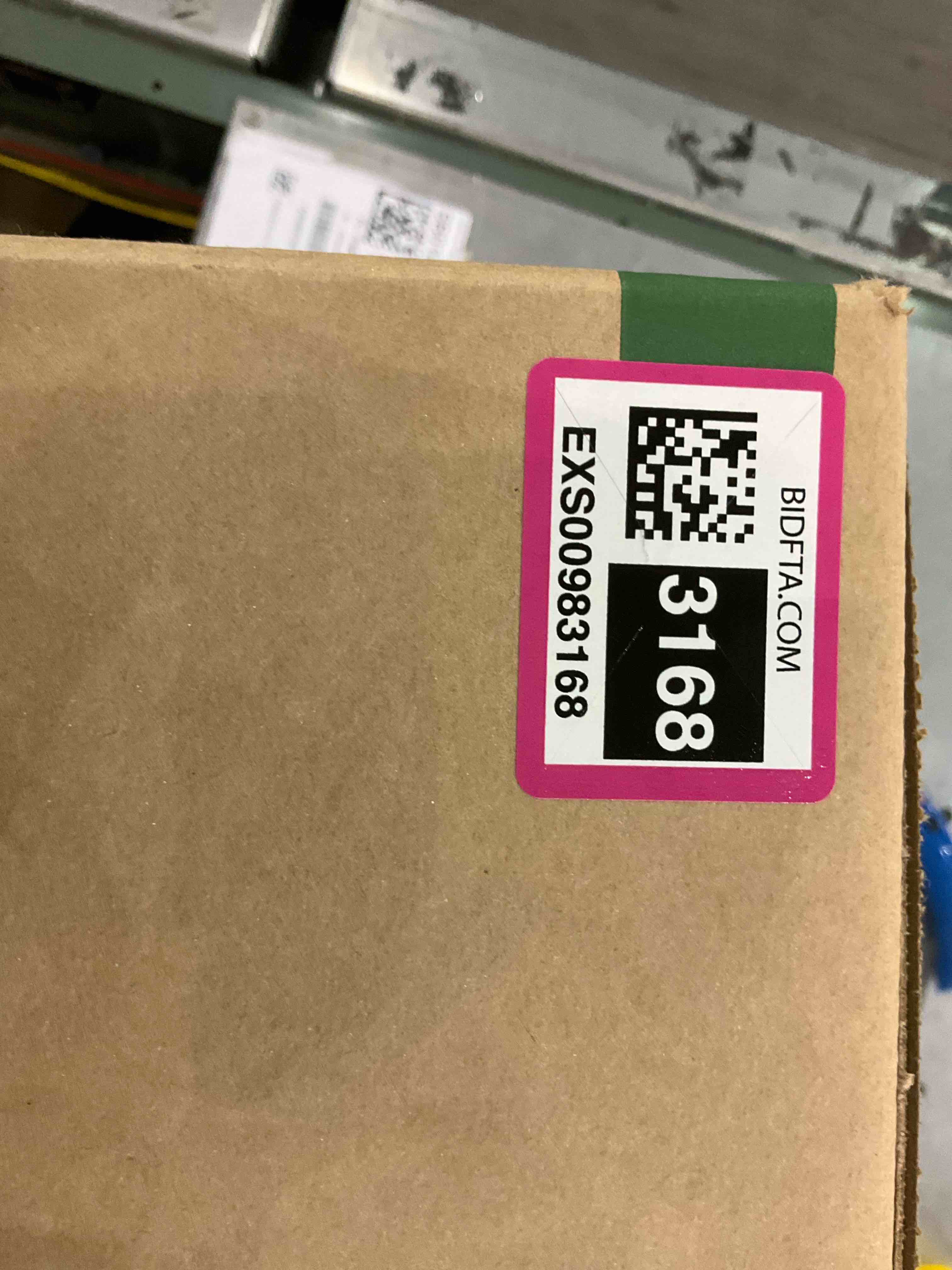 https://s3.amazonaws.com/lotting-images-prod/BargainHunt/EXS00983168_1707137017593.jpeg
