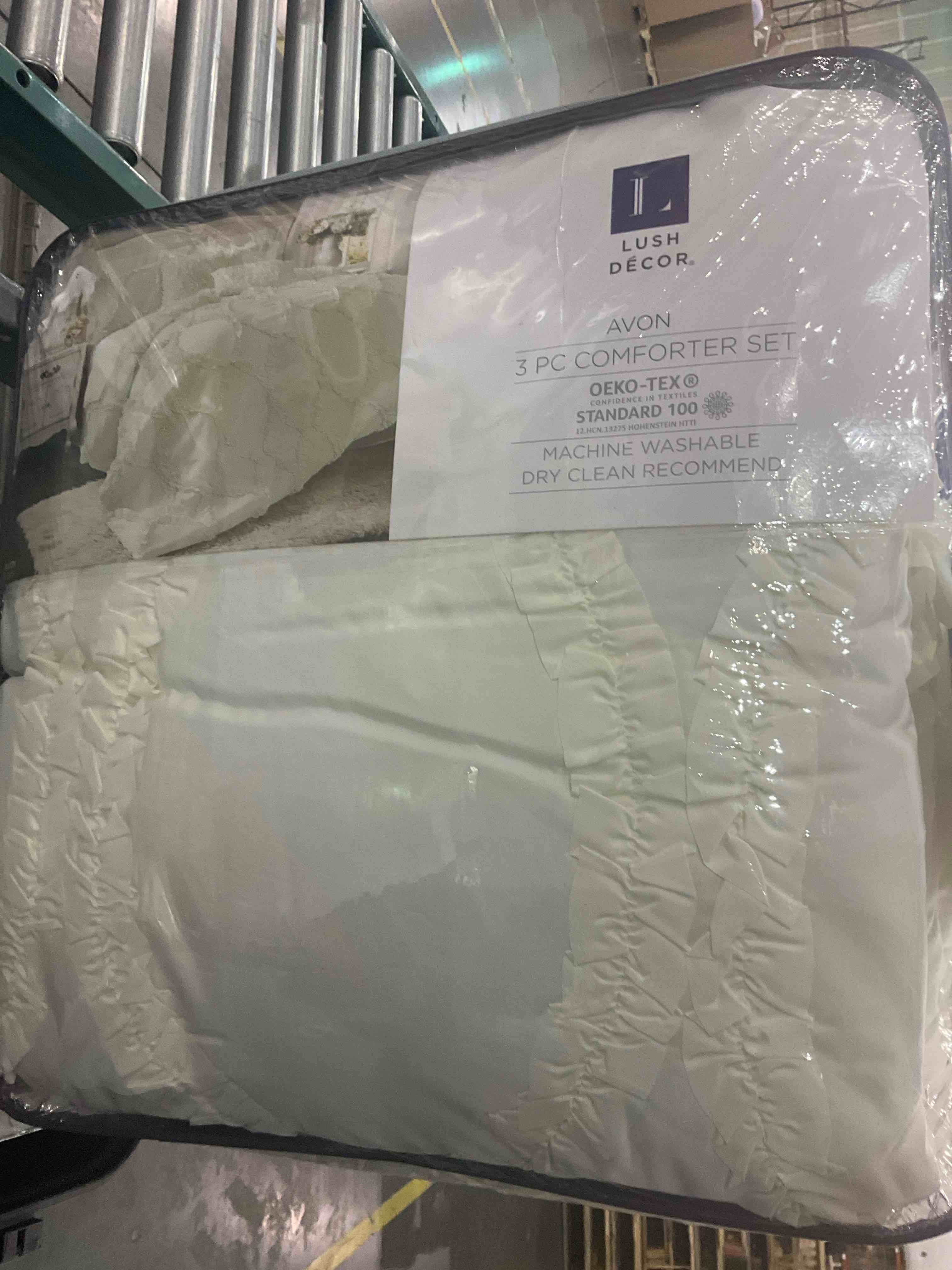 https://s3.amazonaws.com/lotting-images-prod/BargainHunt/EXS00983203_1707139590242.jpeg