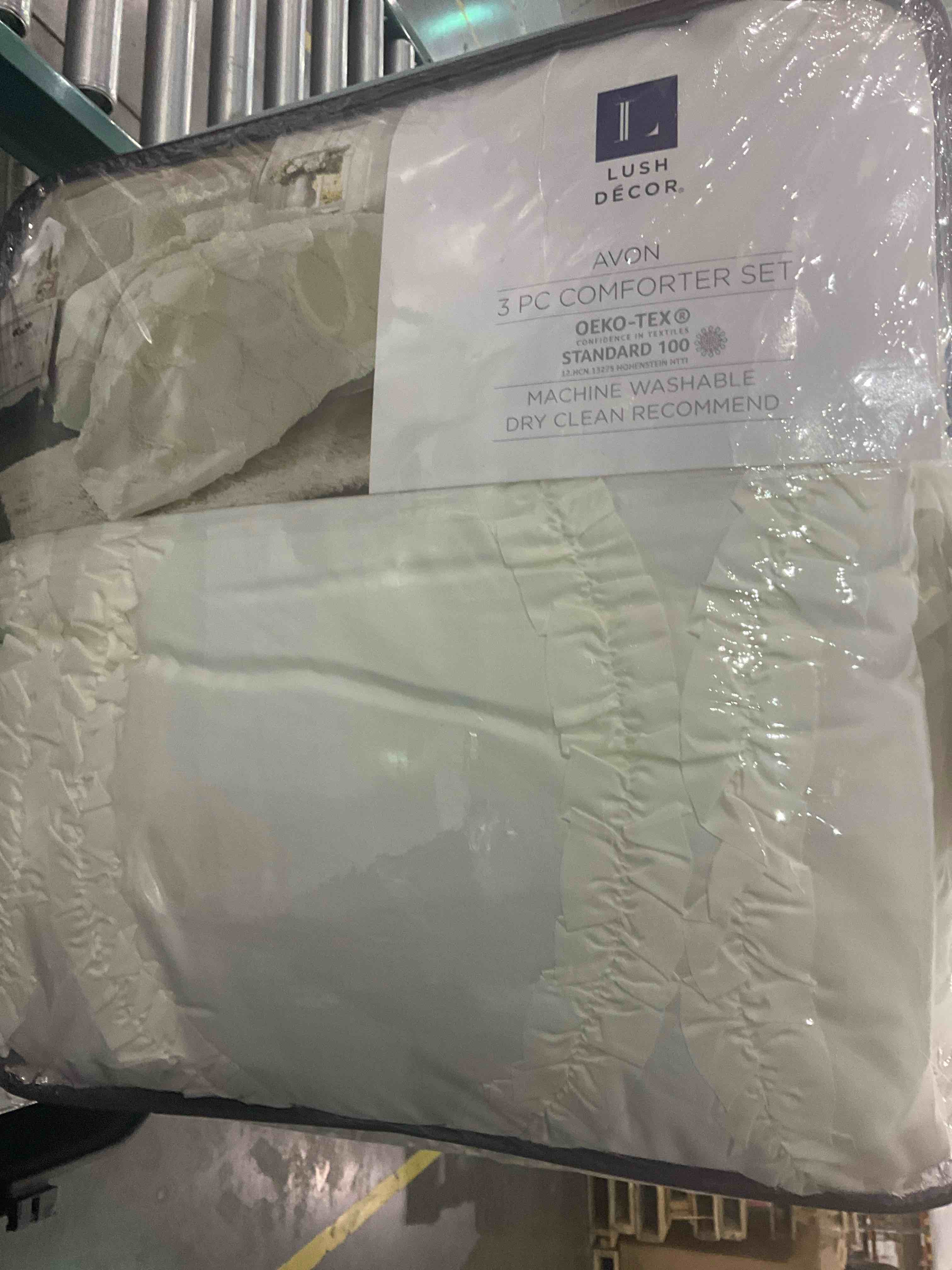 https://s3.amazonaws.com/lotting-images-prod/BargainHunt/EXS00983203_1707139591379.jpeg