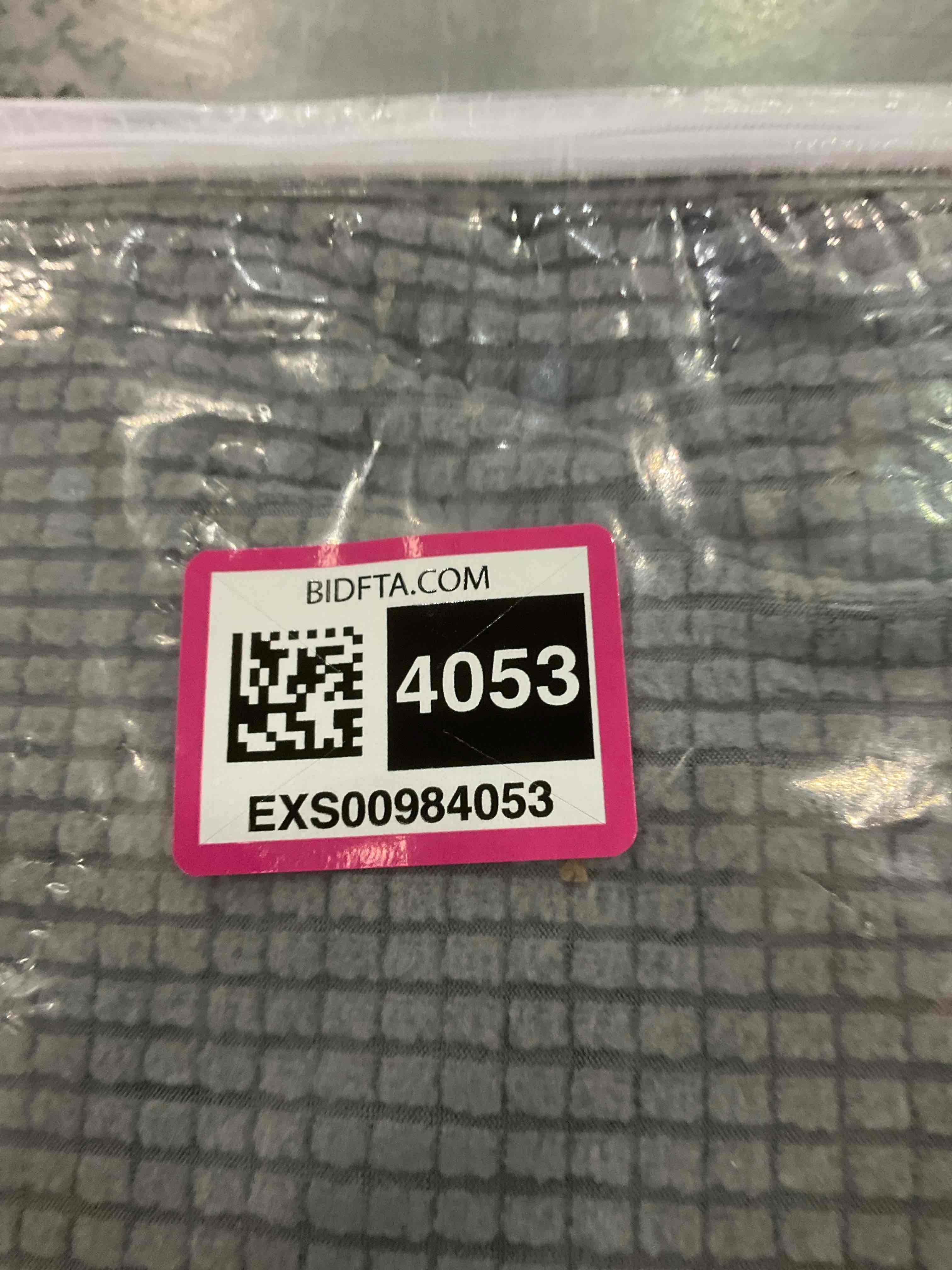 https://s3.amazonaws.com/lotting-images-prod/BargainHunt/EXS00984053_1706552749180.jpeg