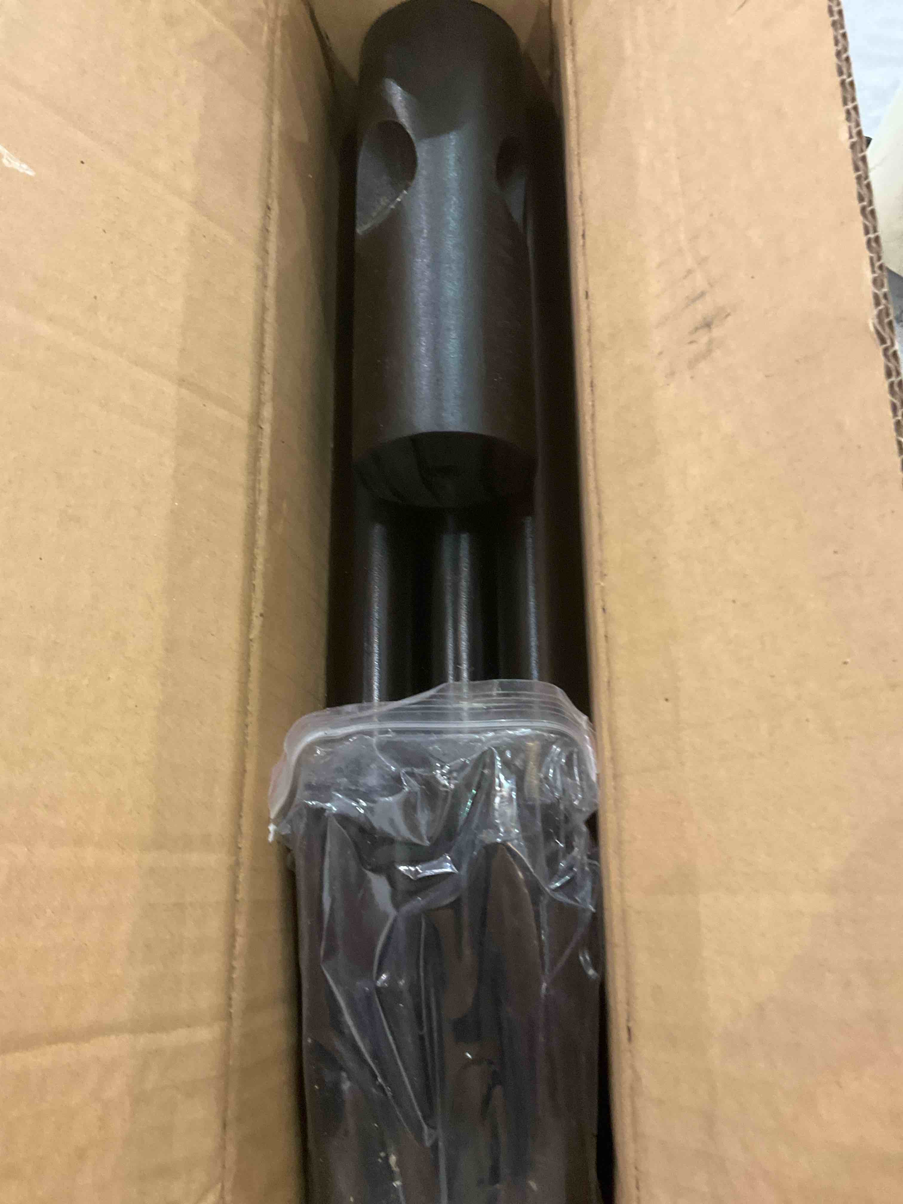 https://s3.amazonaws.com/lotting-images-prod/BargainHunt/EXS00984120_1706626410506.jpeg