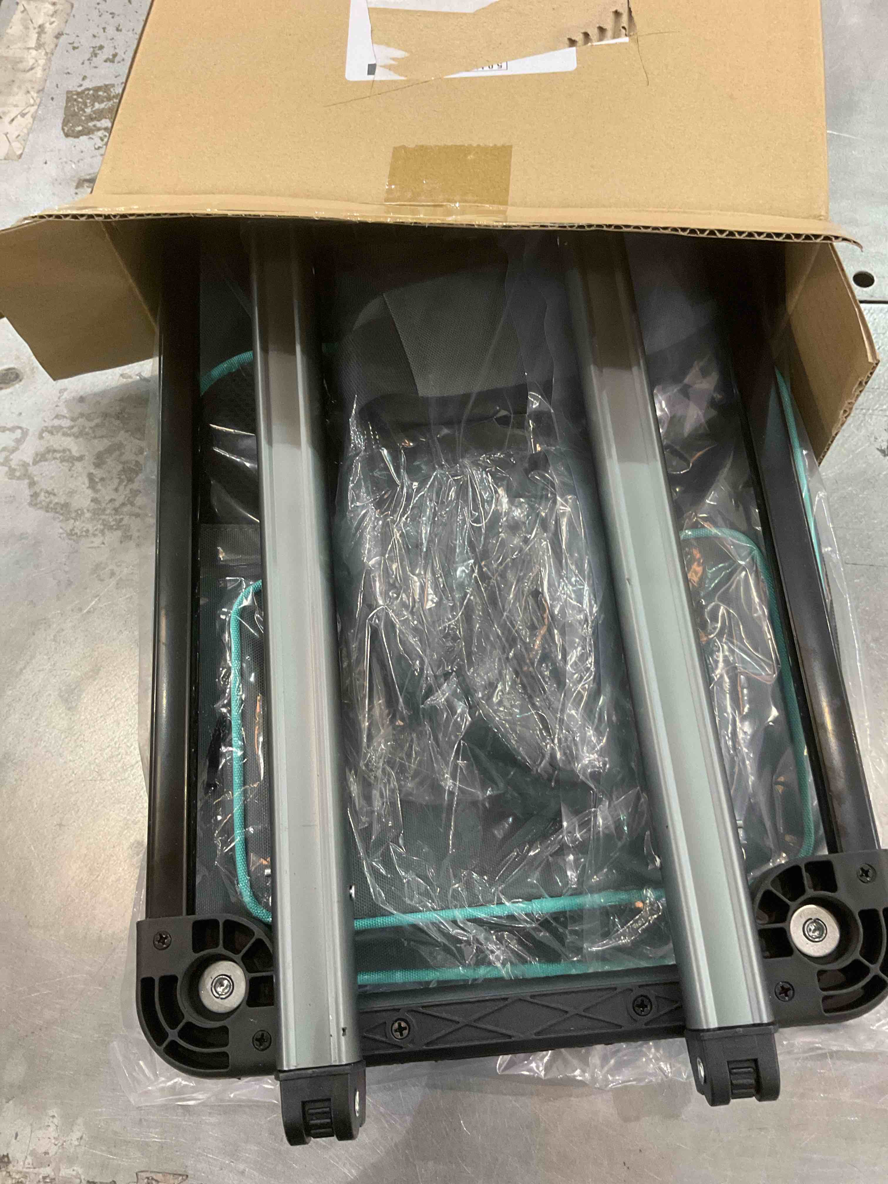 https://s3.amazonaws.com/lotting-images-prod/BargainHunt/EXS00984186_1706640599654.jpeg