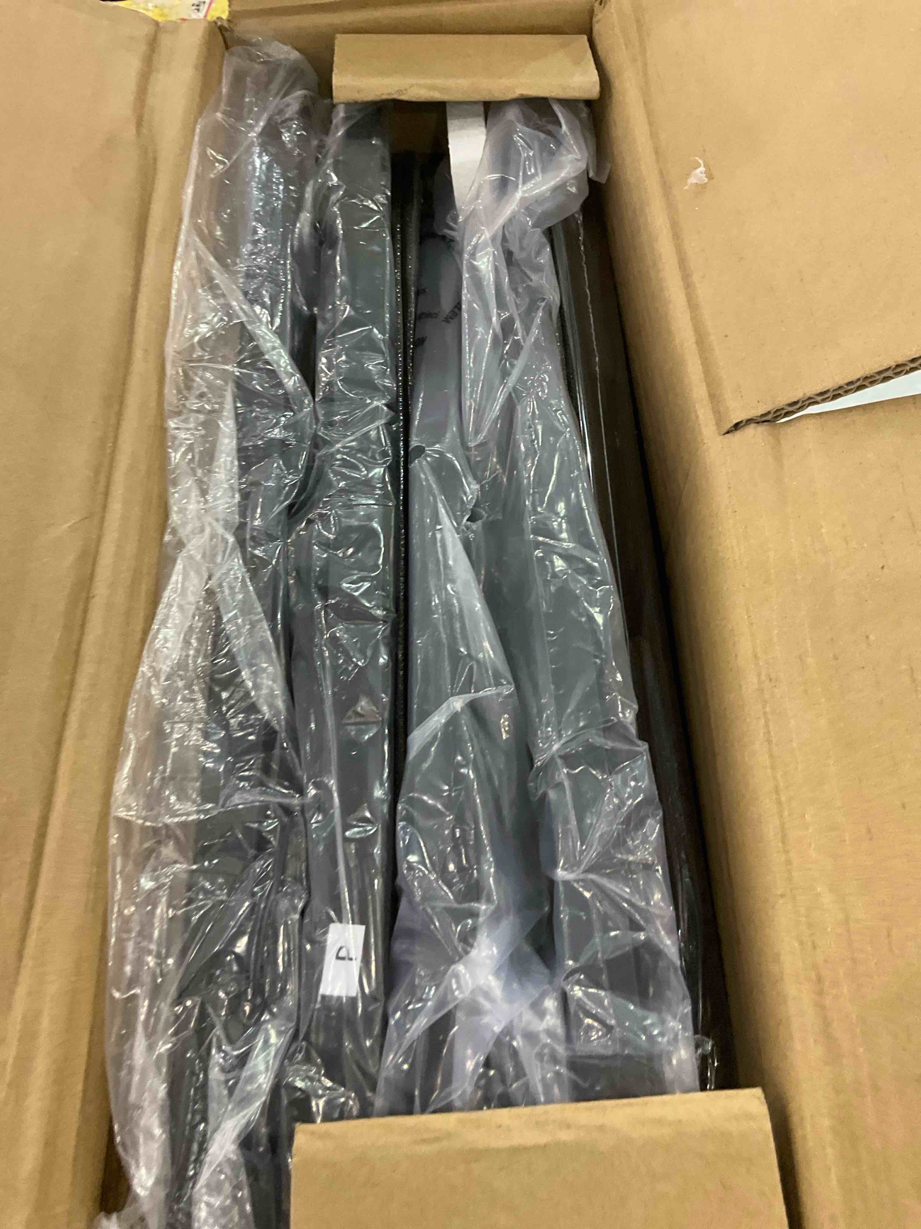 https://s3.amazonaws.com/lotting-images-prod/BargainHunt/EXS00984251_1706715371008.jpeg