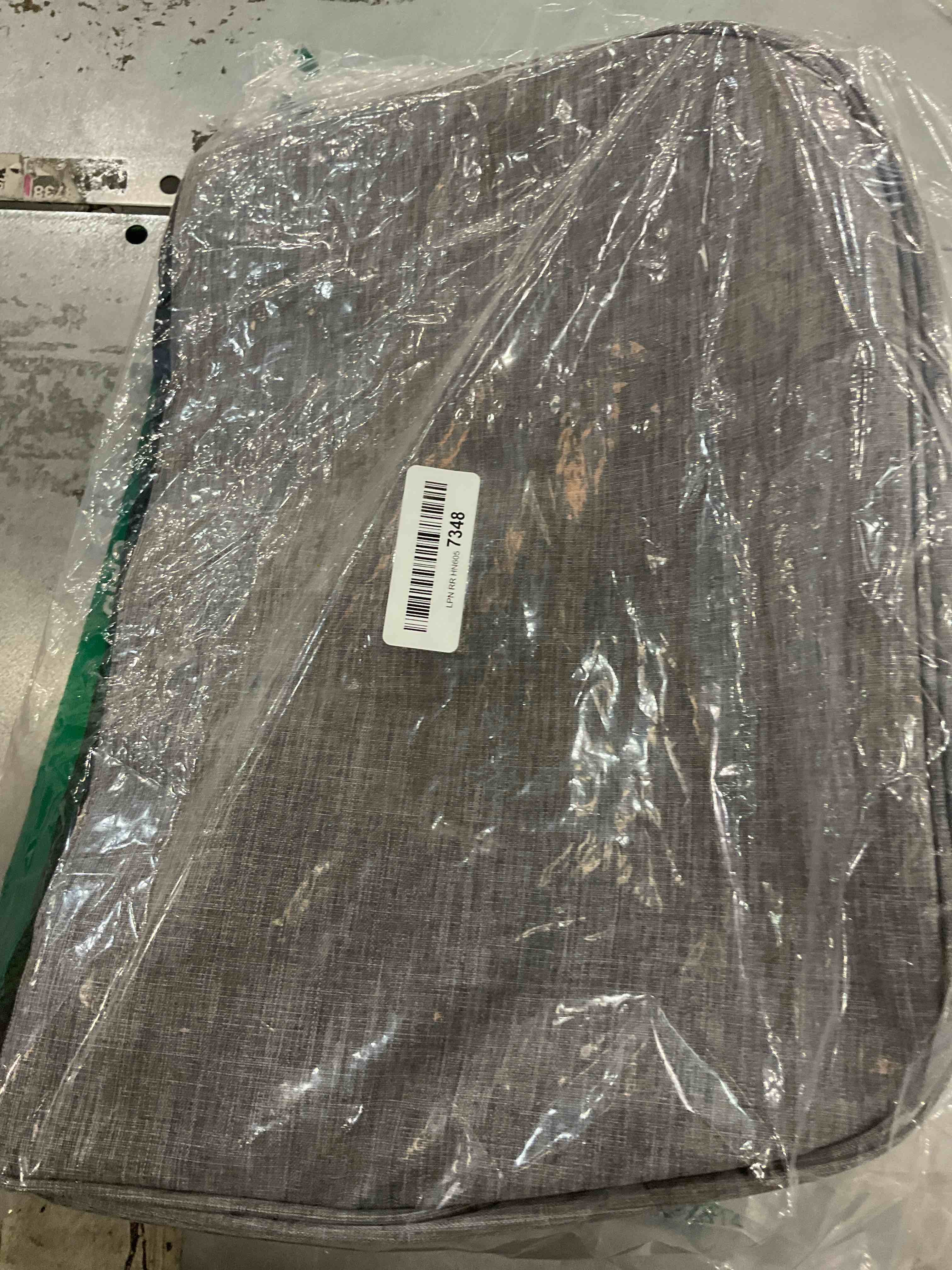 https://s3.amazonaws.com/lotting-images-prod/BargainHunt/EXS00984276_1706720136659.jpeg