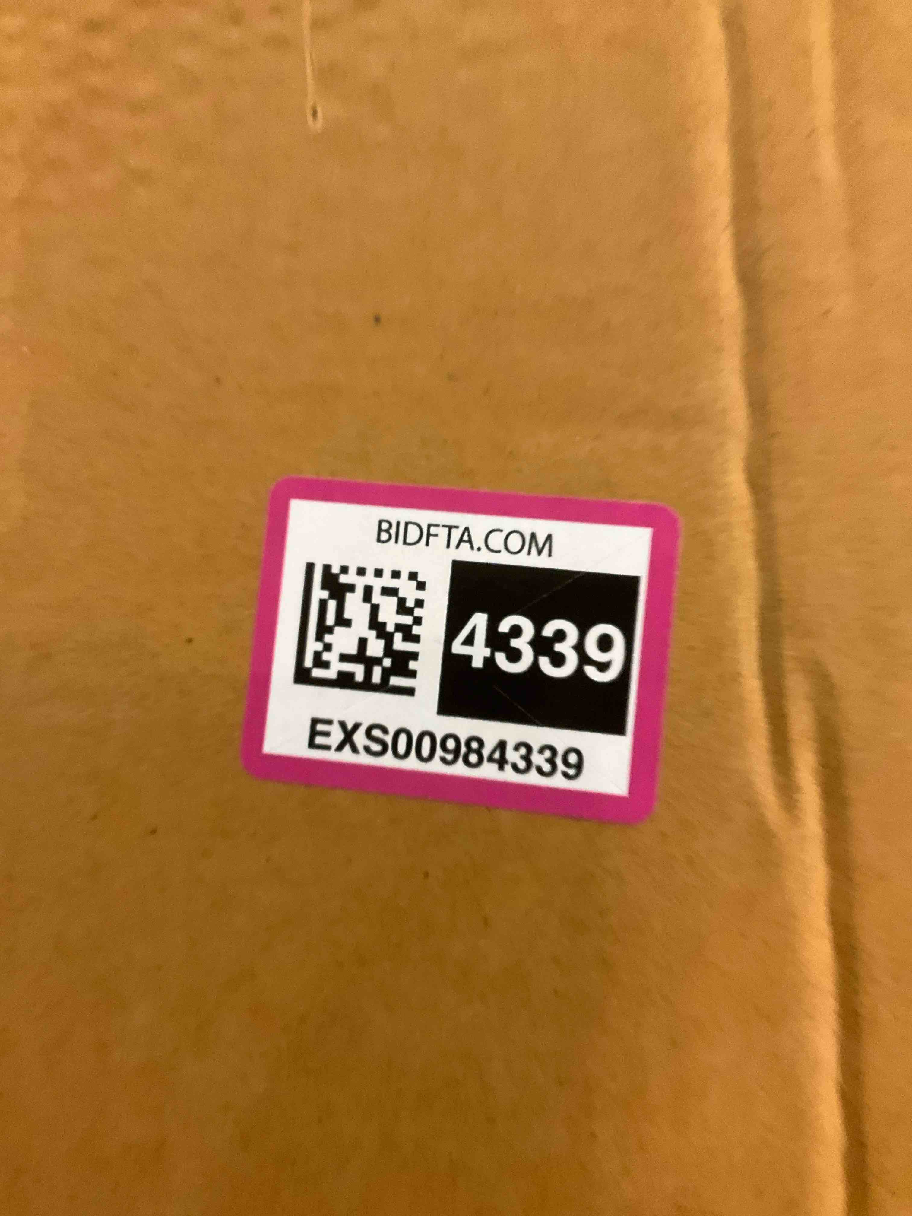https://s3.amazonaws.com/lotting-images-prod/BargainHunt/EXS00984339_1706792310553.jpeg