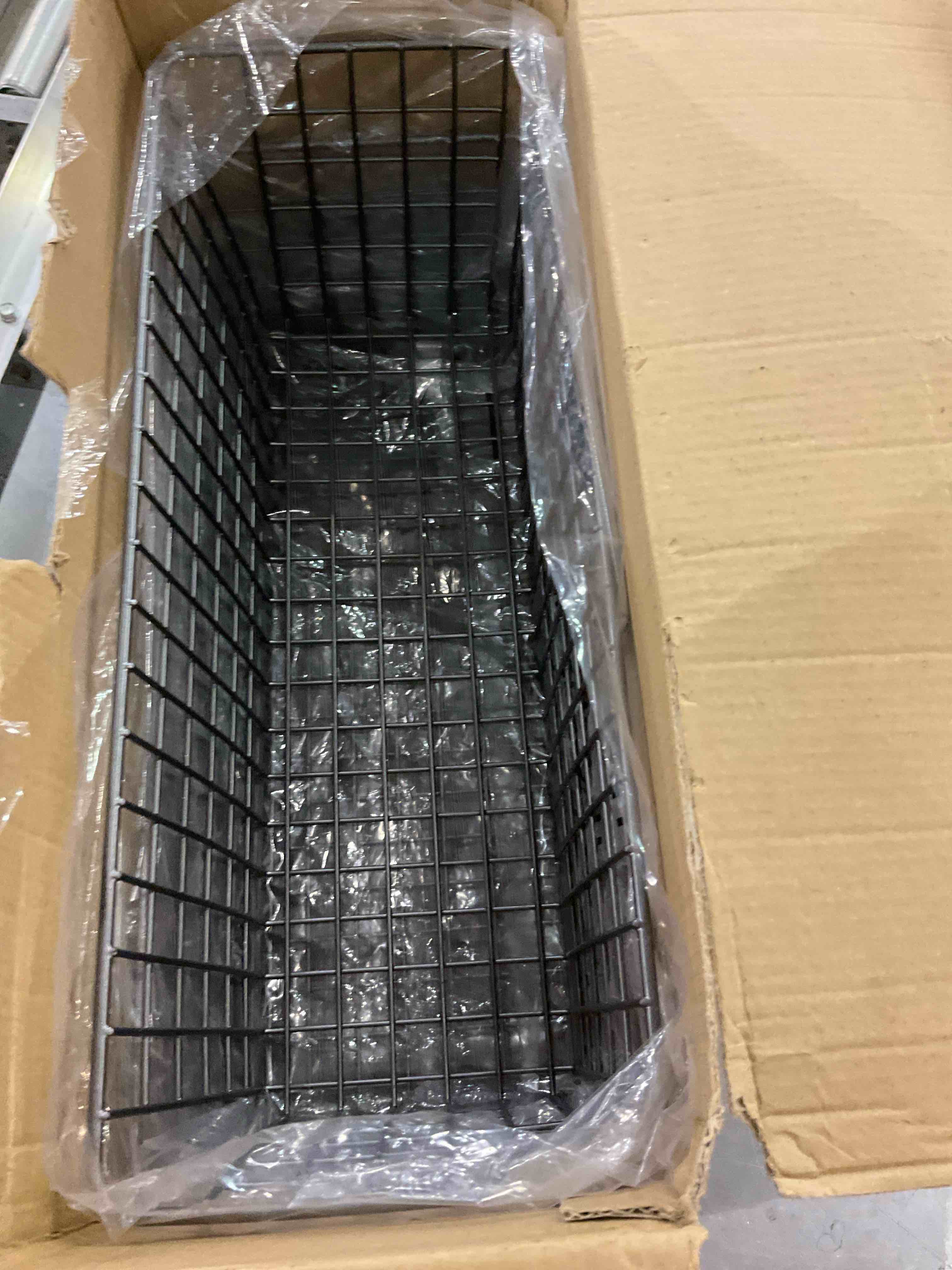 https://s3.amazonaws.com/lotting-images-prod/BargainHunt/EXS00984345_1706793296348.jpeg