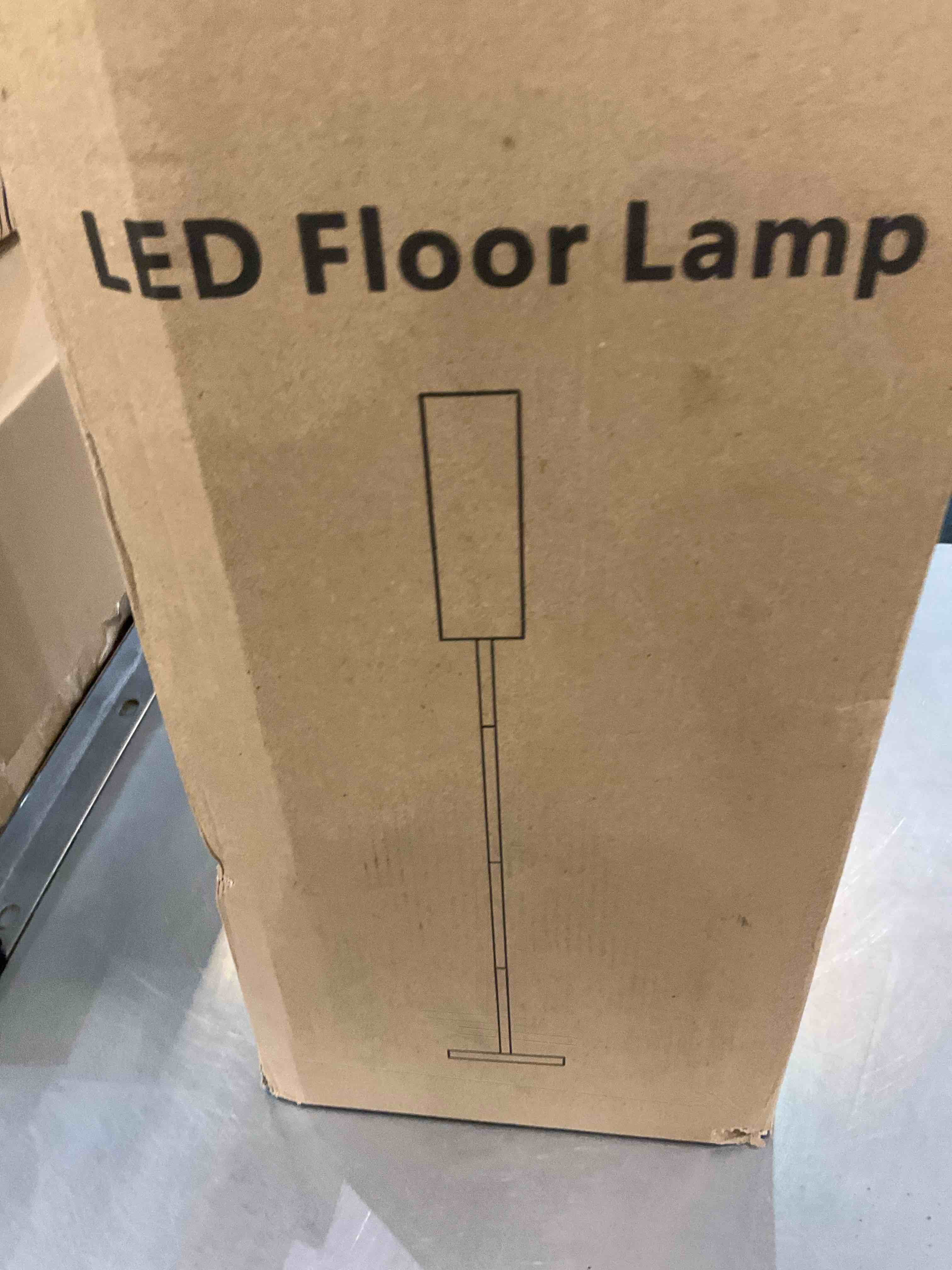 https://s3.amazonaws.com/lotting-images-prod/BargainHunt/EXS00985670_1711640527963.jpeg