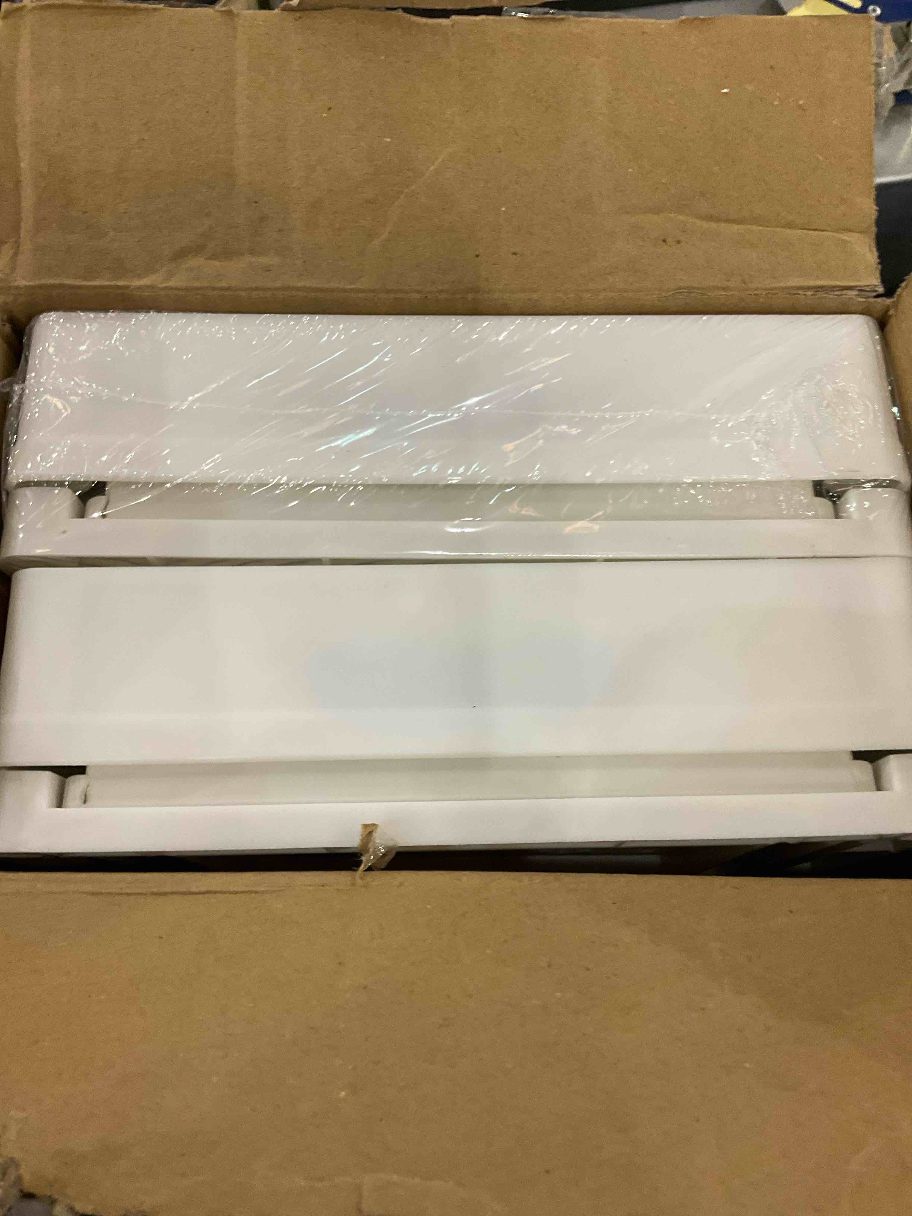 https://s3.amazonaws.com/lotting-images-prod/BargainHunt/EXS00985811_1711983815122.jpeg