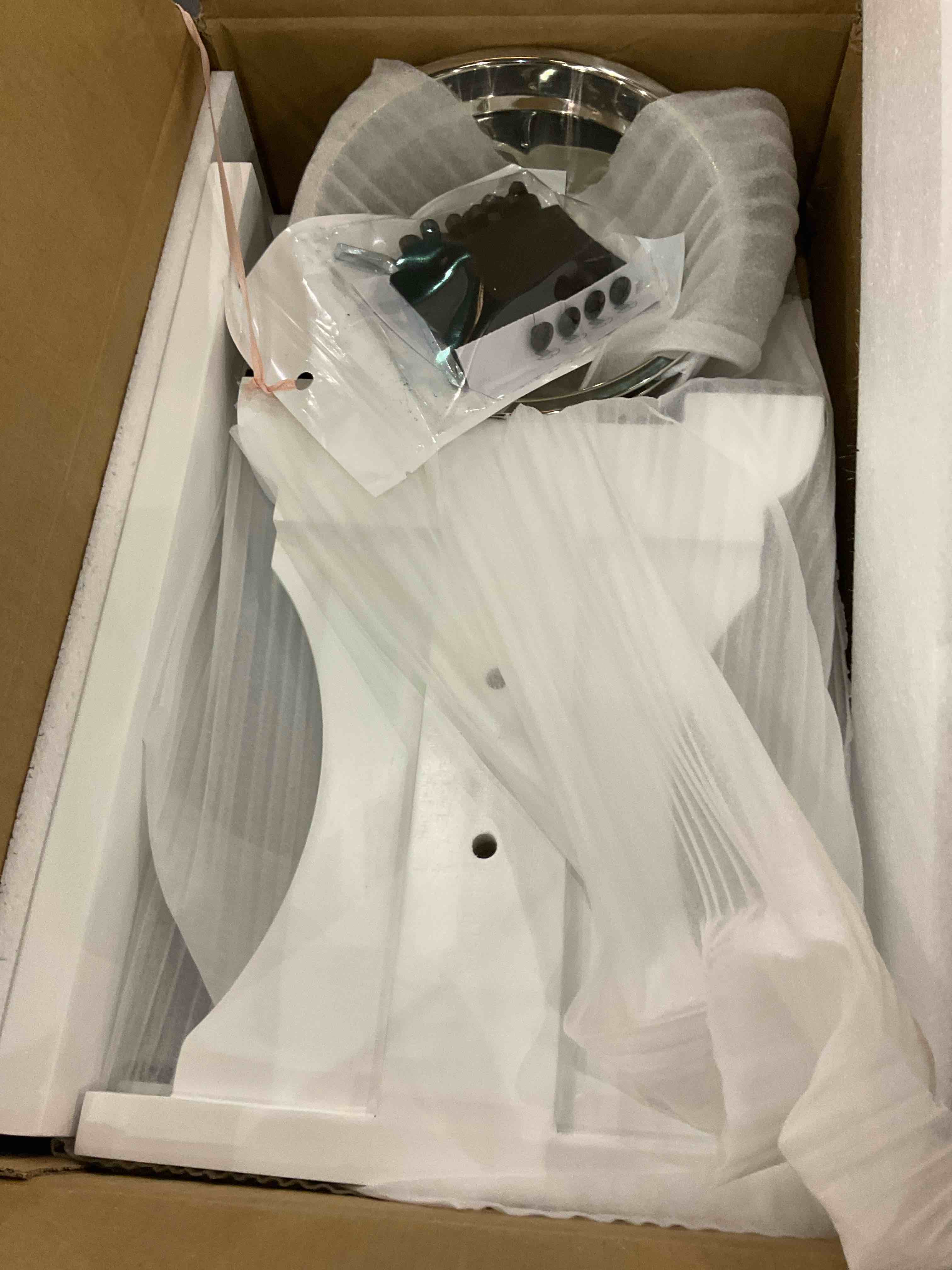 https://s3.amazonaws.com/lotting-images-prod/BargainHunt/EXS00988545_1709317347156.jpeg