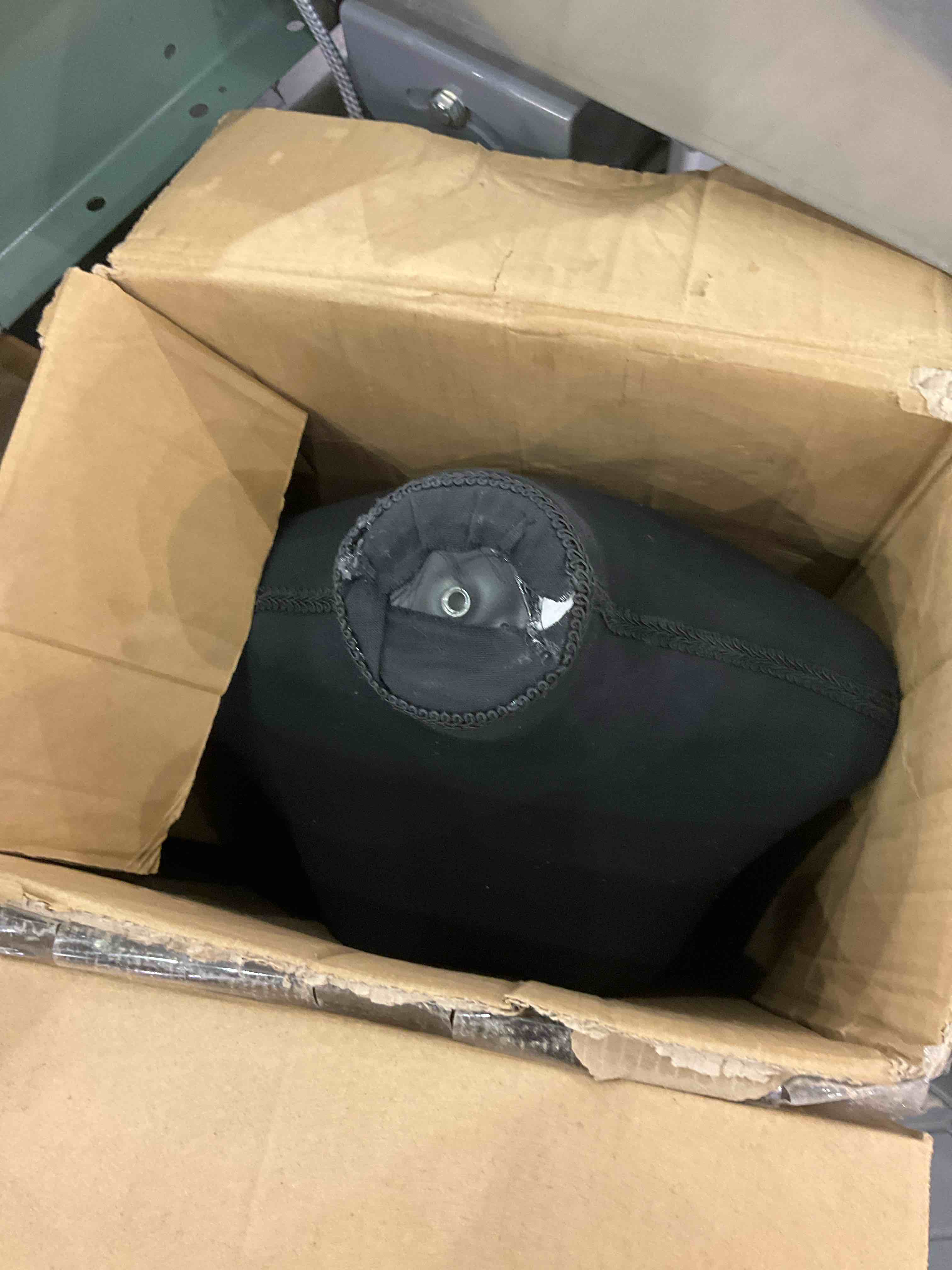 https://s3.amazonaws.com/lotting-images-prod/BargainHunt/EXS00988693_1709737244659.jpeg