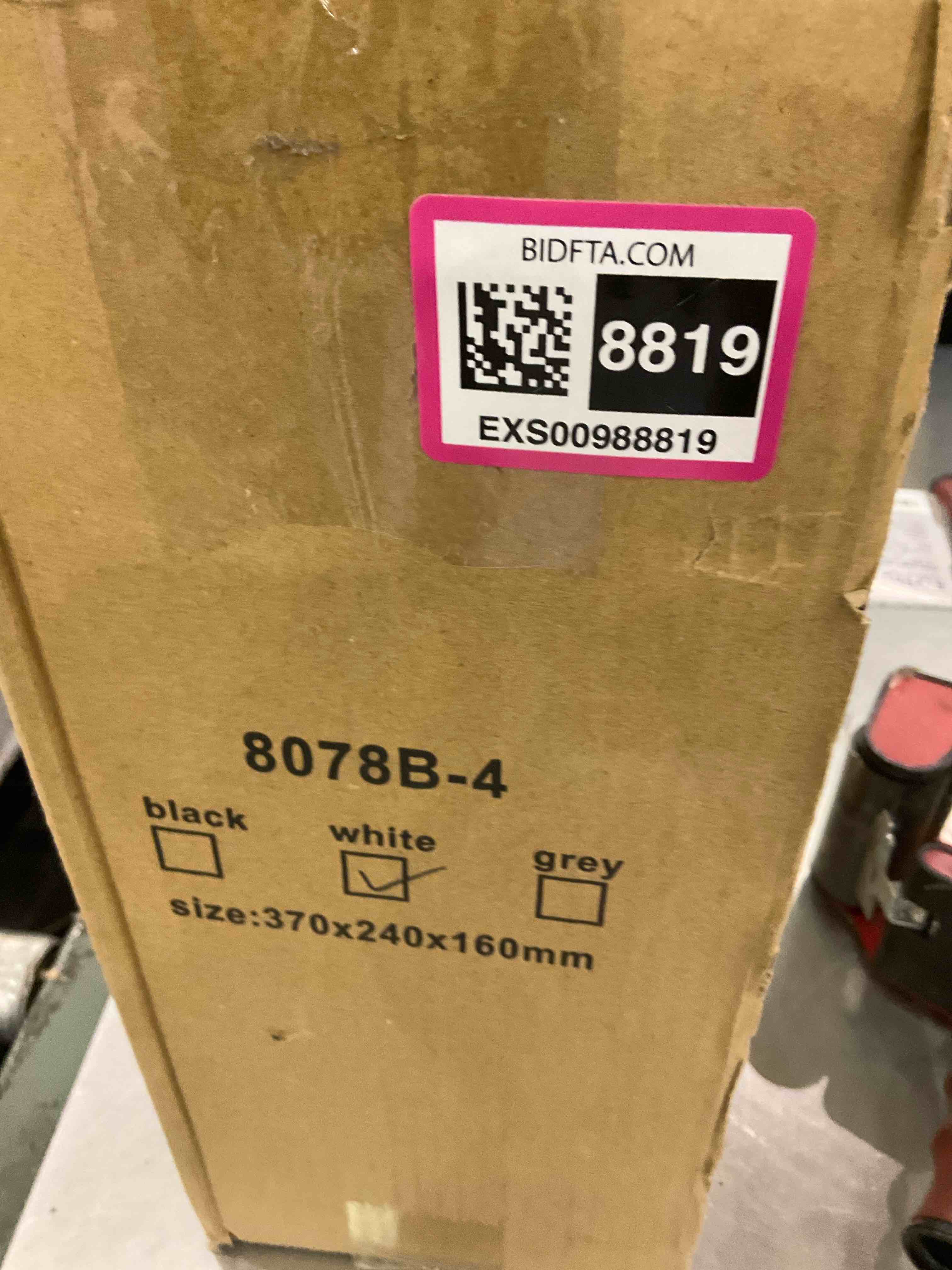 https://s3.amazonaws.com/lotting-images-prod/BargainHunt/EXS00988819_1709828791072.jpeg