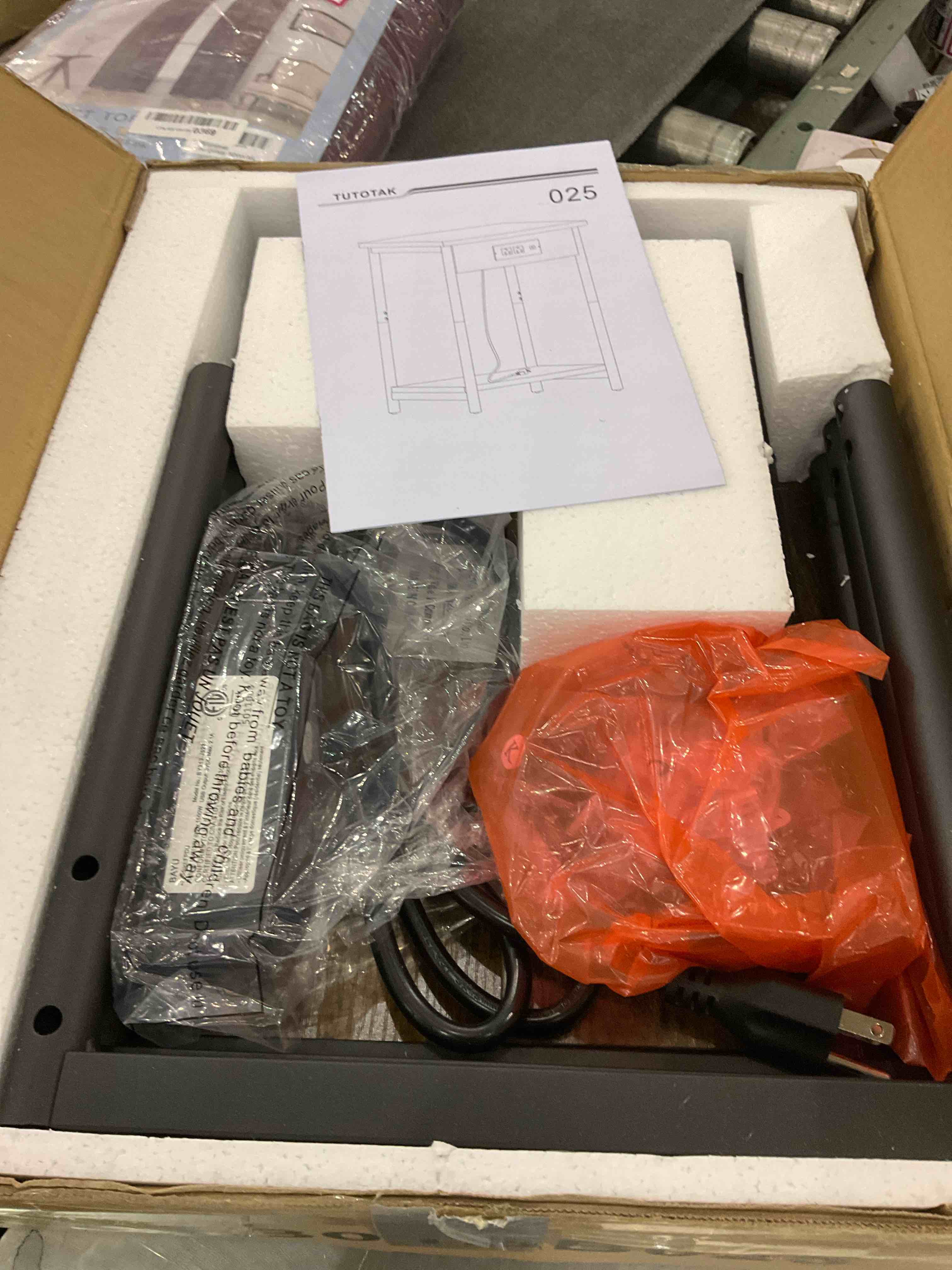https://s3.amazonaws.com/lotting-images-prod/BargainHunt/EXS00988820_1709829464633.jpeg